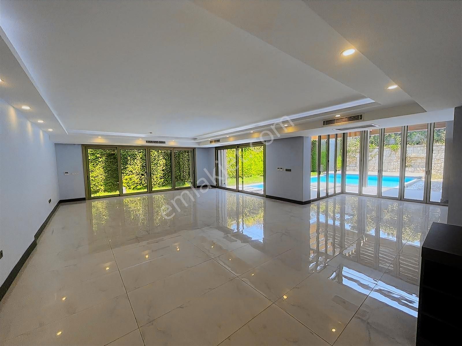 Urla Kekliktepe'de Sitede Özel Havuzlu Modern Villa Rezerve'den - Görsel 8