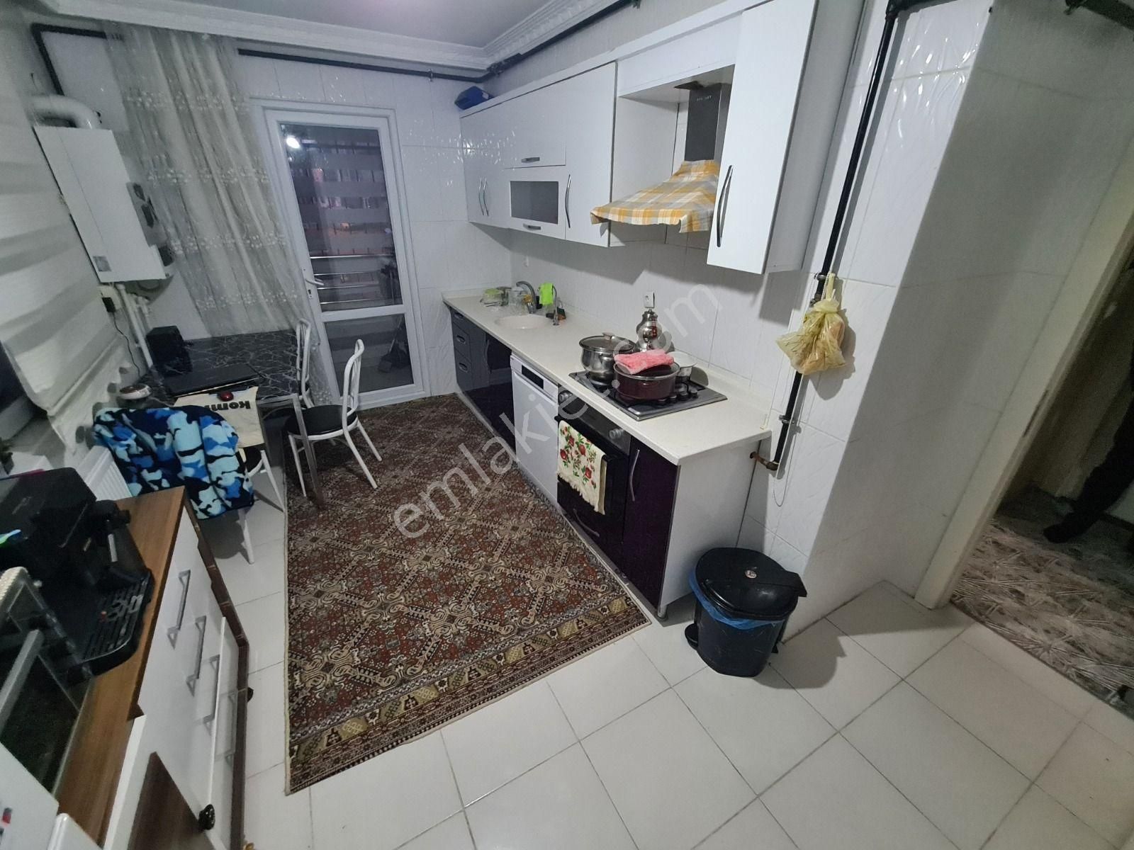 Öğretmenler Parkı Yakını Kat Konumunda Arakat Geniş 3+1 Daire