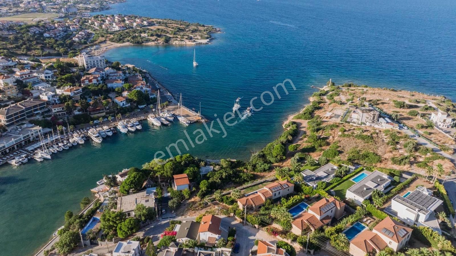 Denize 300 Mt. Marina Ve Deniz Manzaralı Villa Rezerve'den..