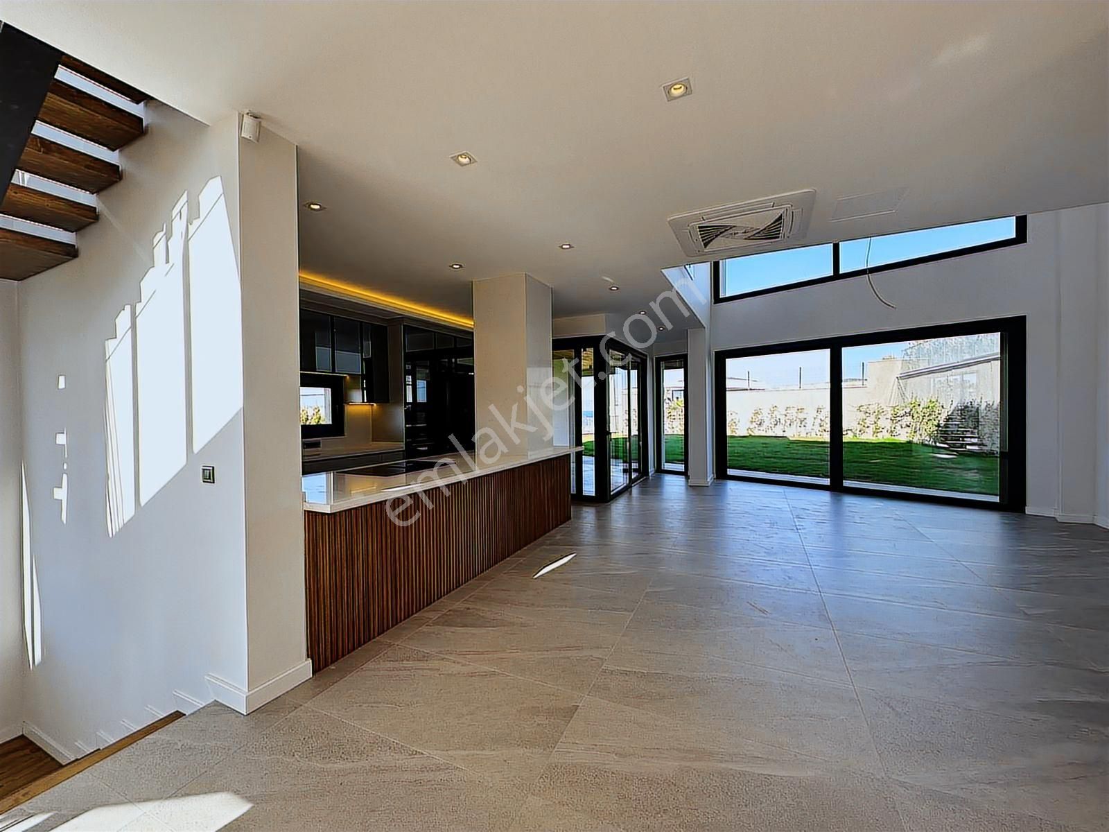 Denize 300 Mt. Marina Ve Deniz Manzaralı Villa Rezerve'den.. - Görsel 19