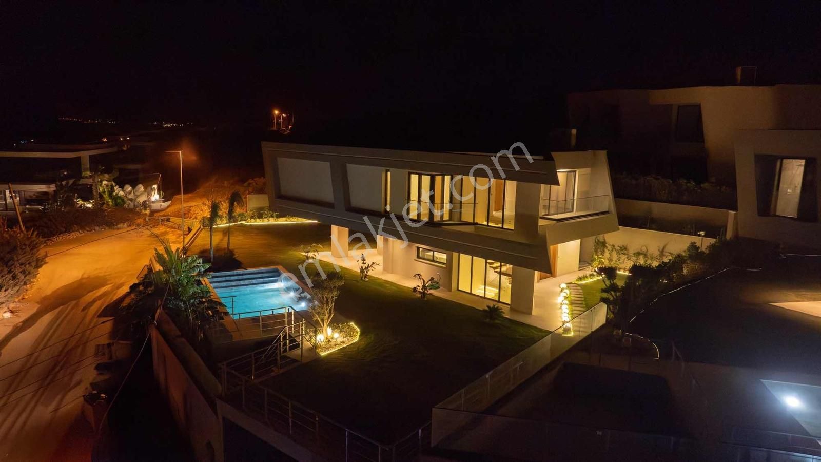 Denize 300 Mt. Marina Ve Deniz Manzaralı Villa Rezerve'den.. - Görsel 9