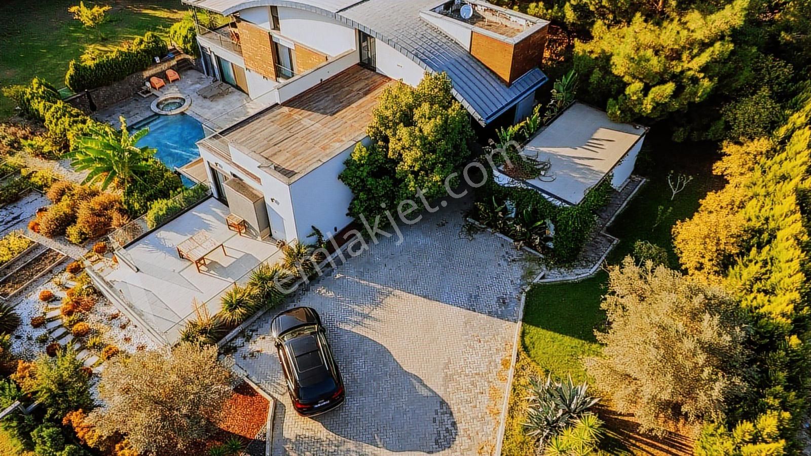 Urla'da Büyük Fırsat !! Muhteşem Villa - Görsel 18