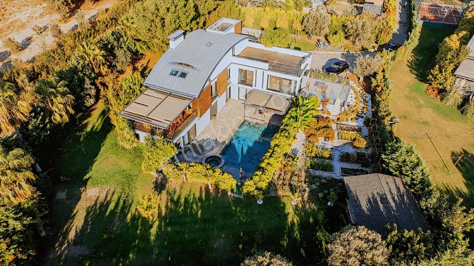 Urla'da Büyük Fırsat !! Muhteşem Villa - Görsel 34