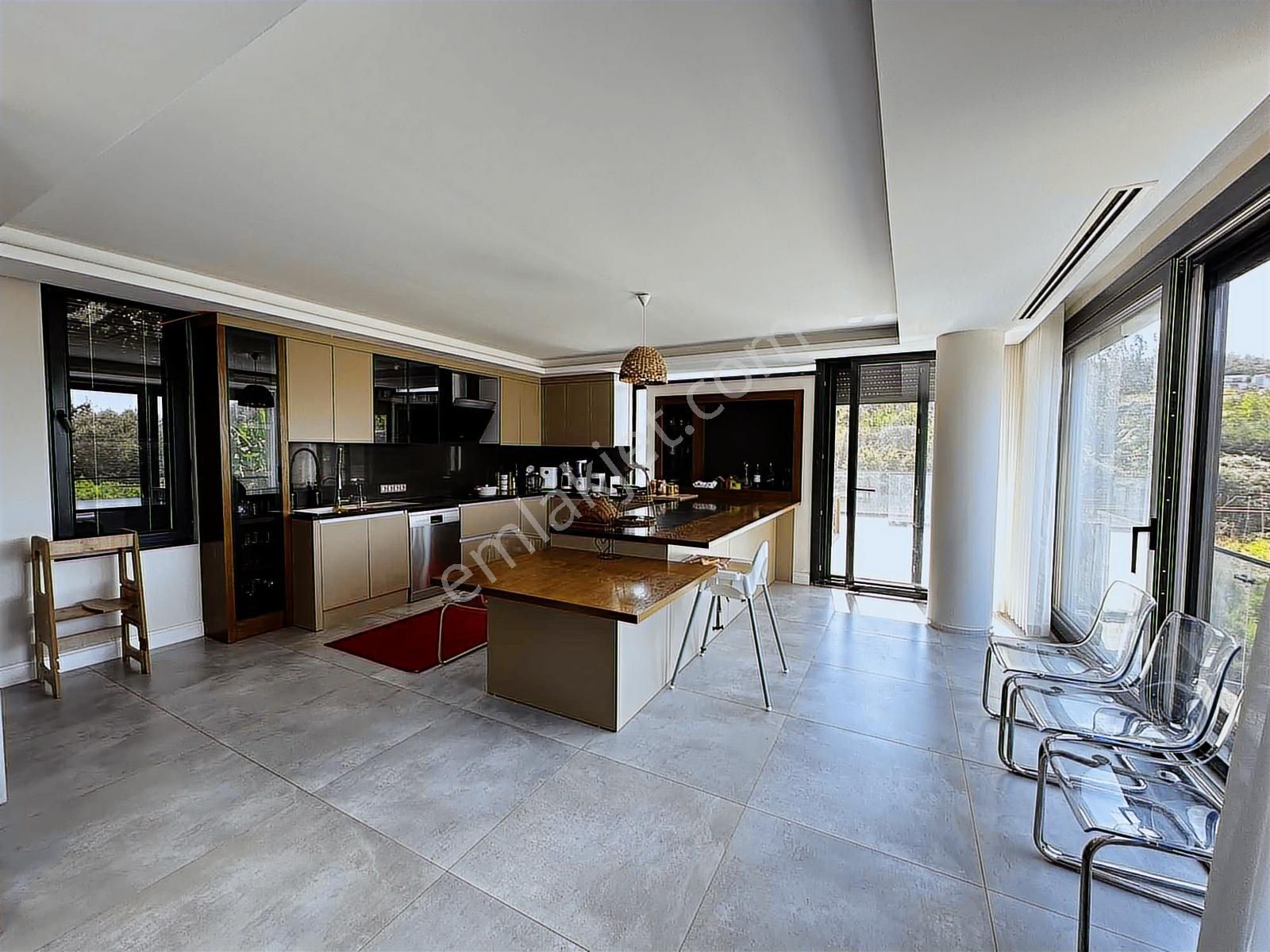 Urla'da Büyük Fırsat !! Muhteşem Villa - Görsel 13