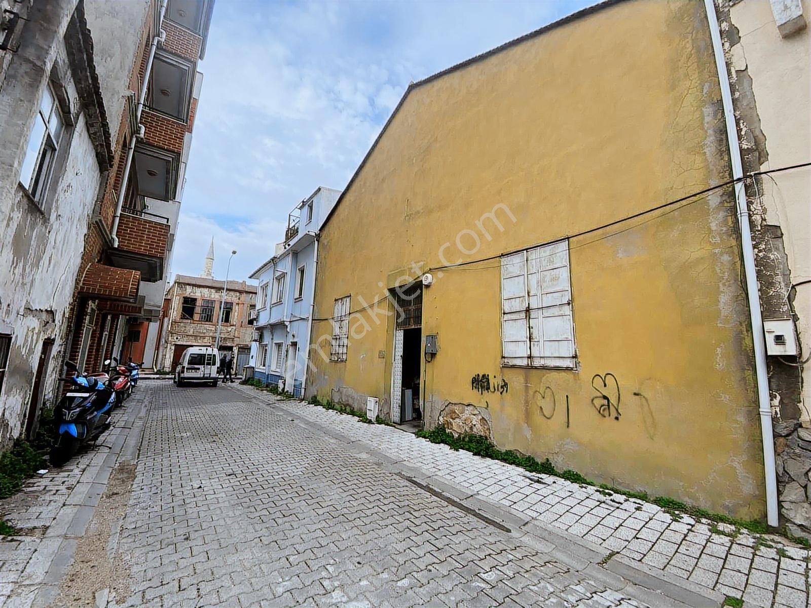 Çanakkale Merkezde Satılık Depo-işyeri