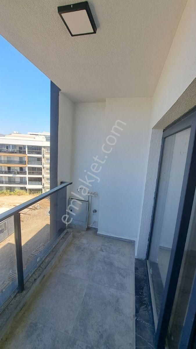 Kuşadası Değirmendere'de Yeni Sitede Manzaralı 2+1 Ara Kat! - Görsel 2