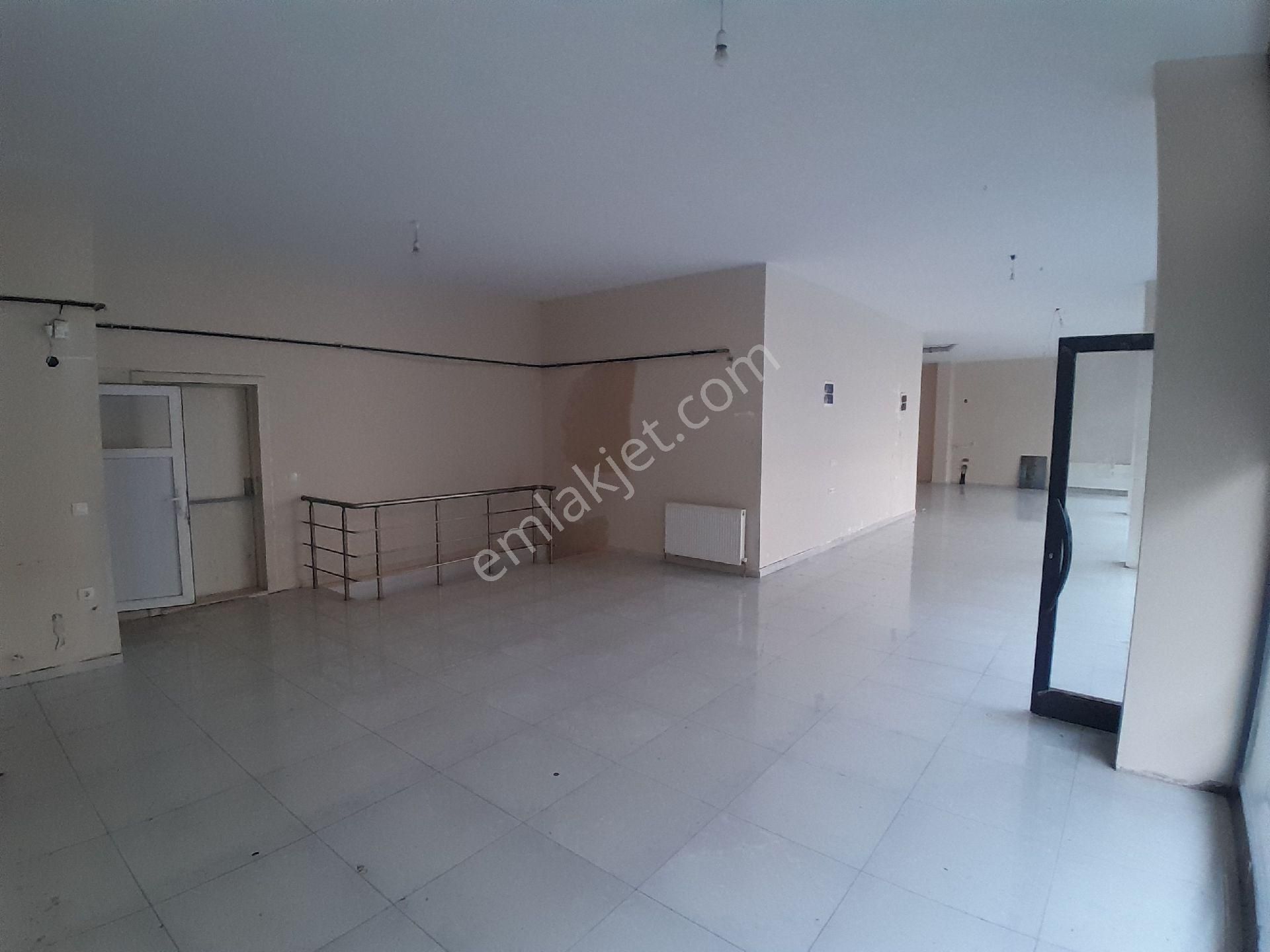 Uğur Çevik'ten Kiralık 250m2 Bodrumlu+ön Kullanımlı Dükkan - Görsel 2