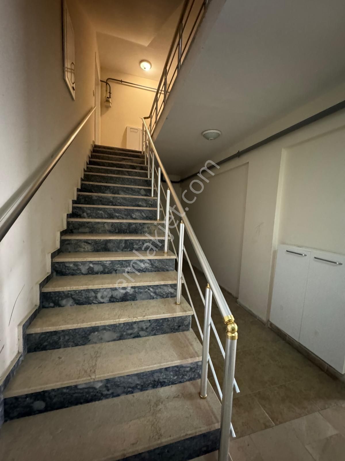 Muratlı Caddesinde, Askeri Lojmanın Yanında Satılık Daire. - Görsel 9