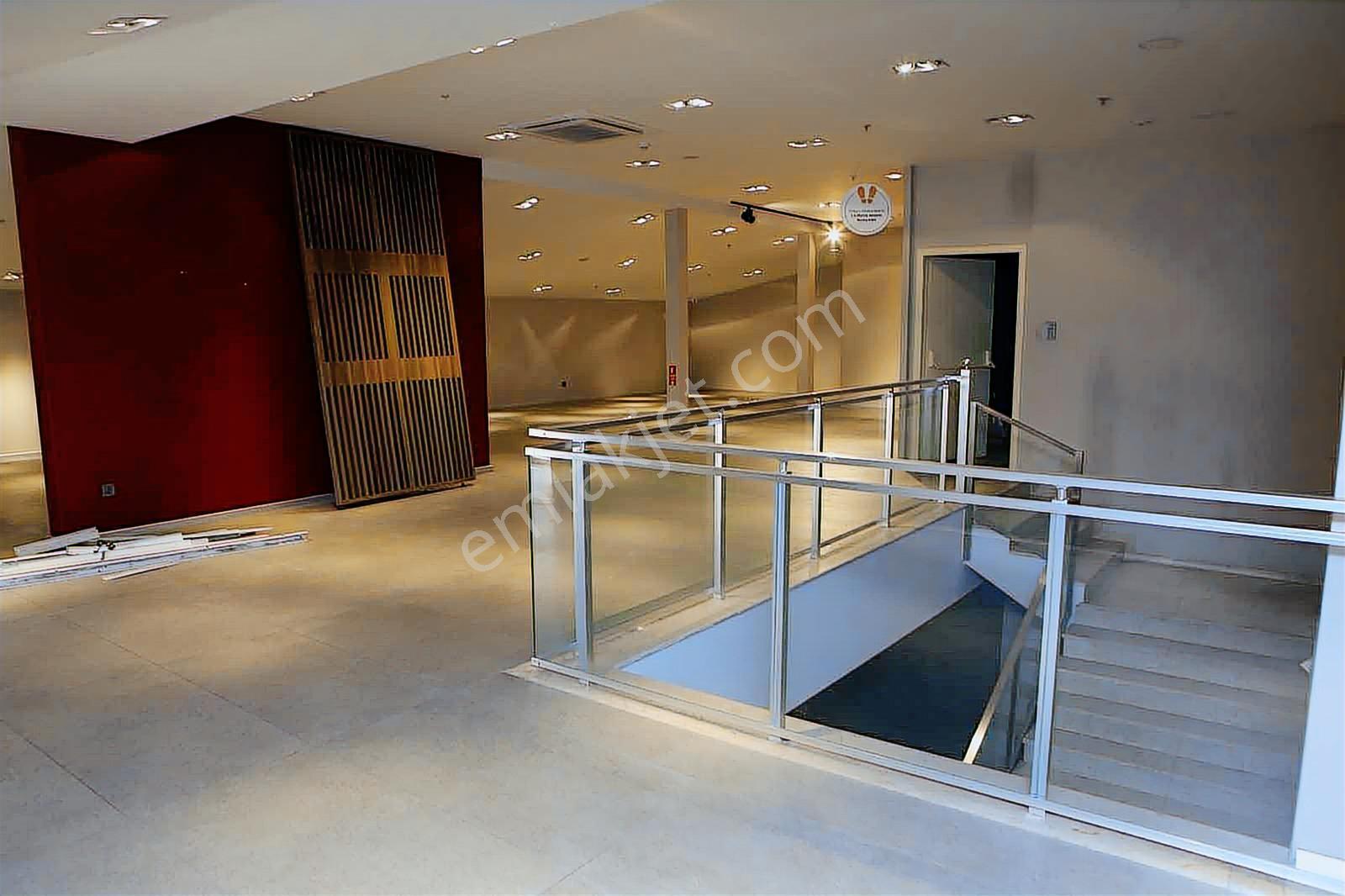 Ataşehir Kayışdağ Caddesi Üzerinde 3 Katlı Plaza & Ofis 1000 M2 - Görsel 17