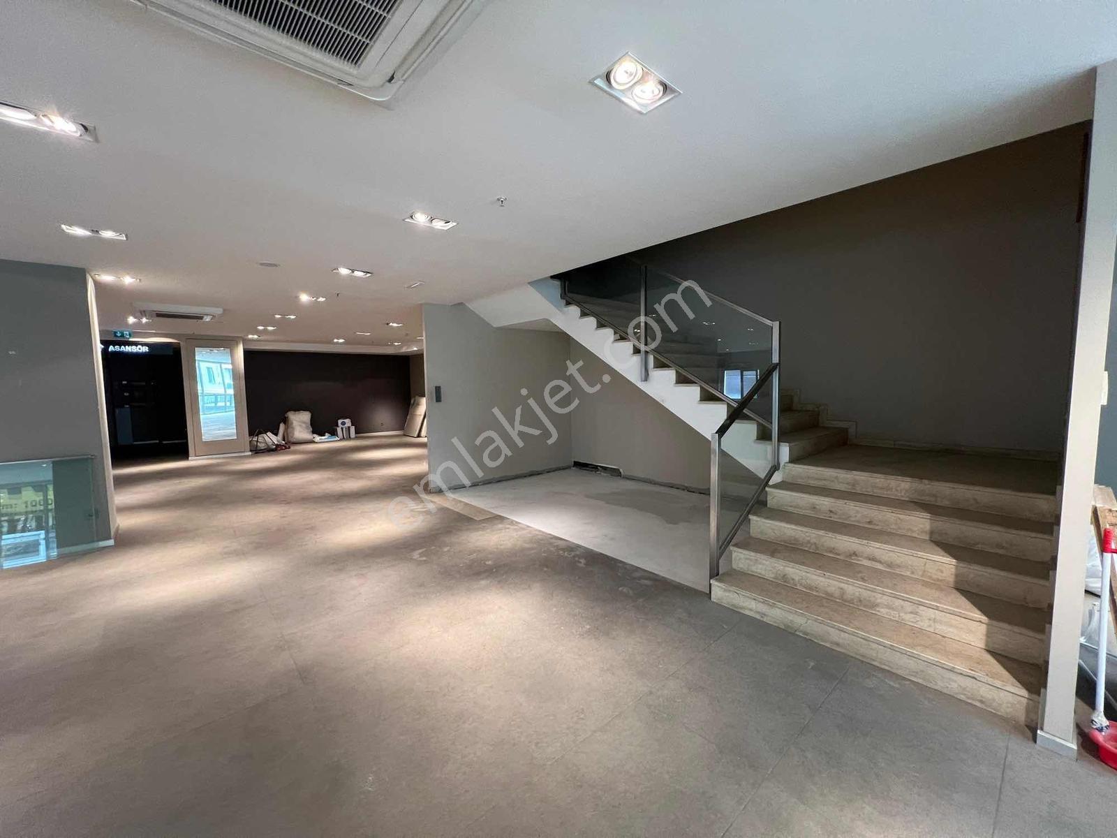 Ataşehir Kayışdağ Caddesi Üzerinde 3 Katlı Plaza & Ofis 1000 M2 - Görsel 16