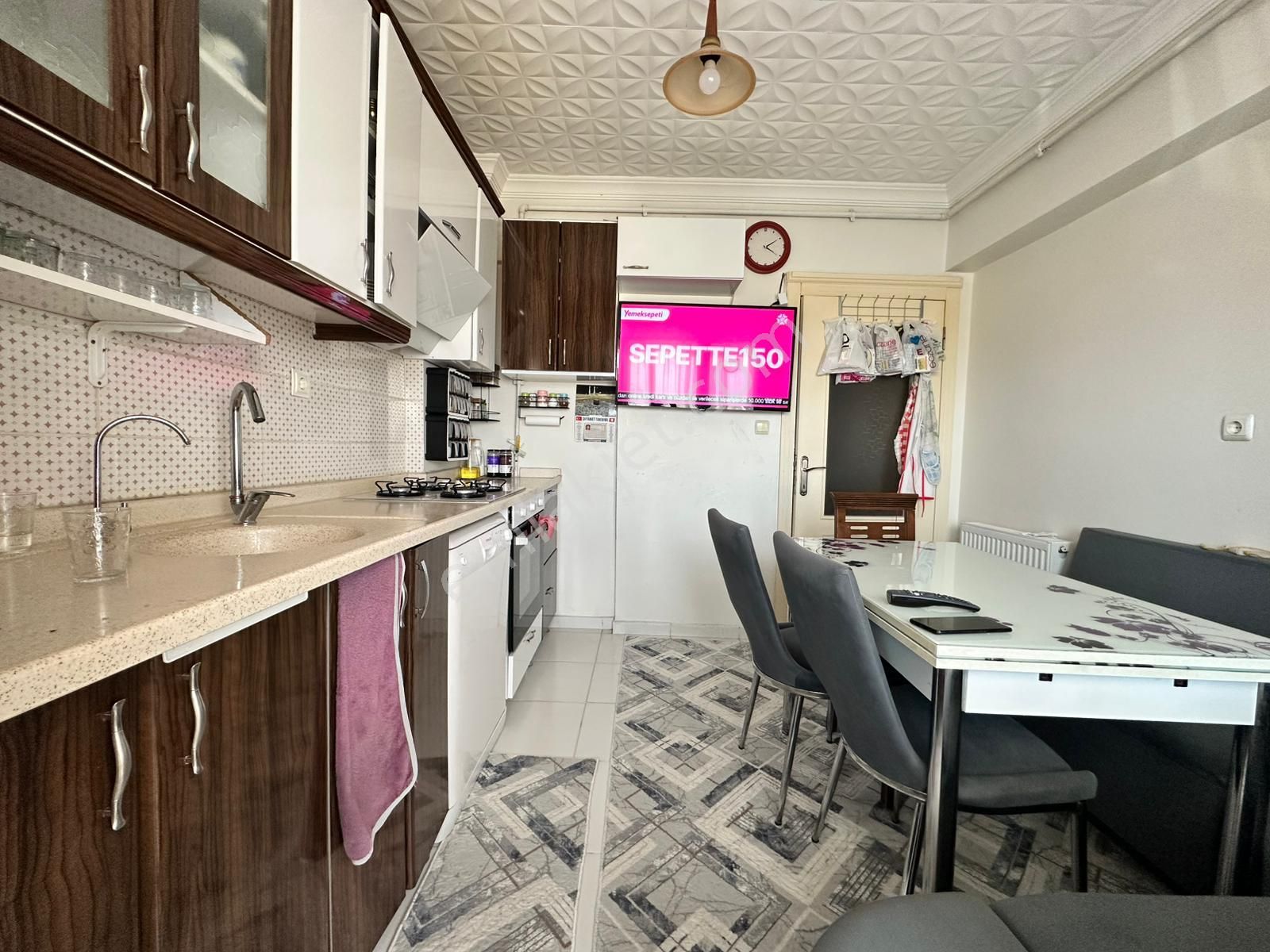 Kalecik Emlak`tan E.banyolu Kilerli Ferah 4+1 Masrafsız Daire