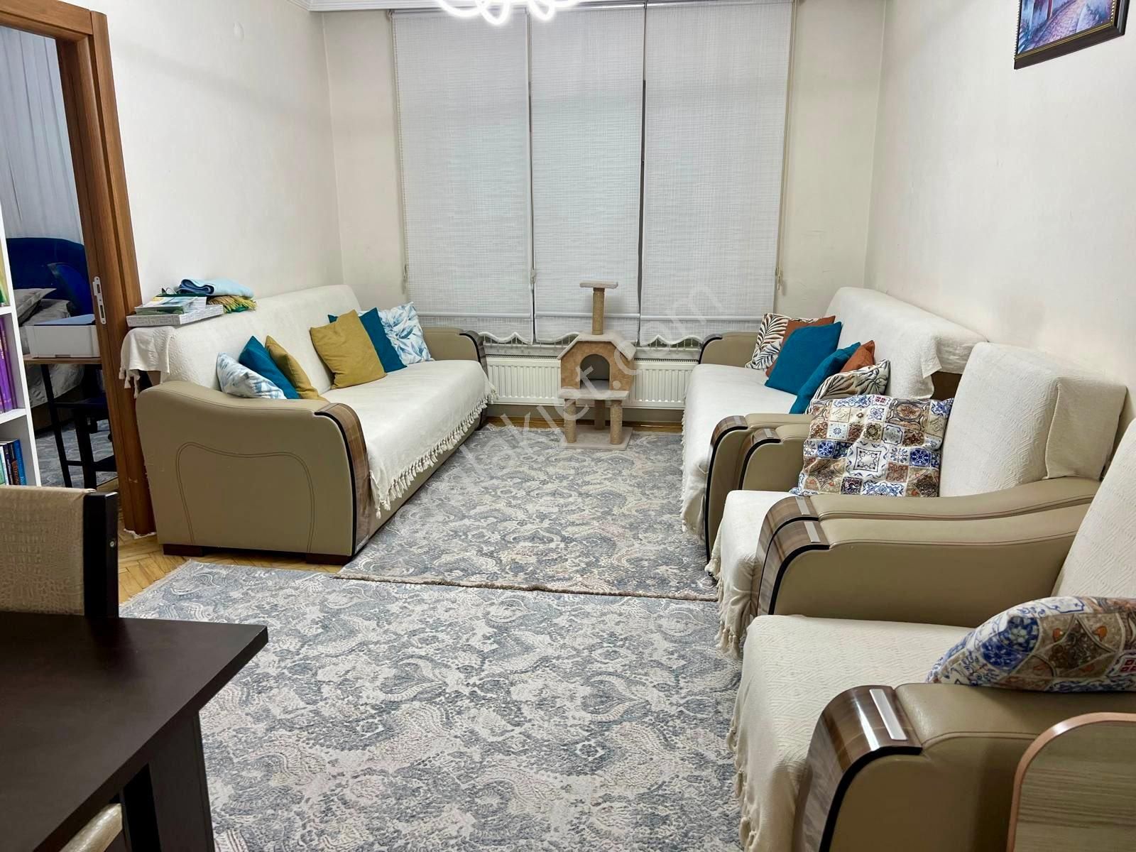 Kuyubaşı Metro Yakını Katta Masrafsız Kök Tapulu 3+1