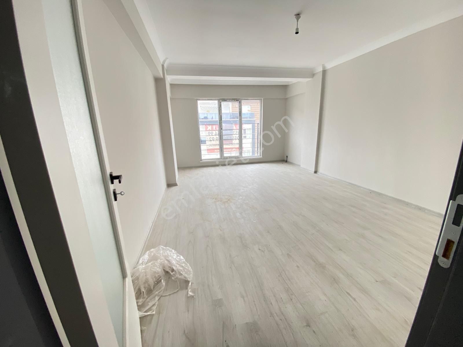 Beşikkaya Sıfır Orta Kat 3+1 120m2 Ç.banyolu Köşe Daire Teras Balkon - Görsel 12