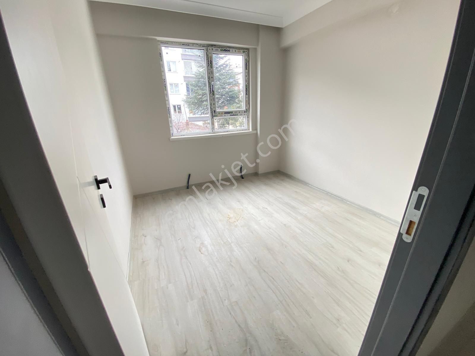 Beşikkaya Sıfır Orta Kat 3+1 120m2 Ç.banyolu Köşe Daire Teras Balkon - Görsel 19