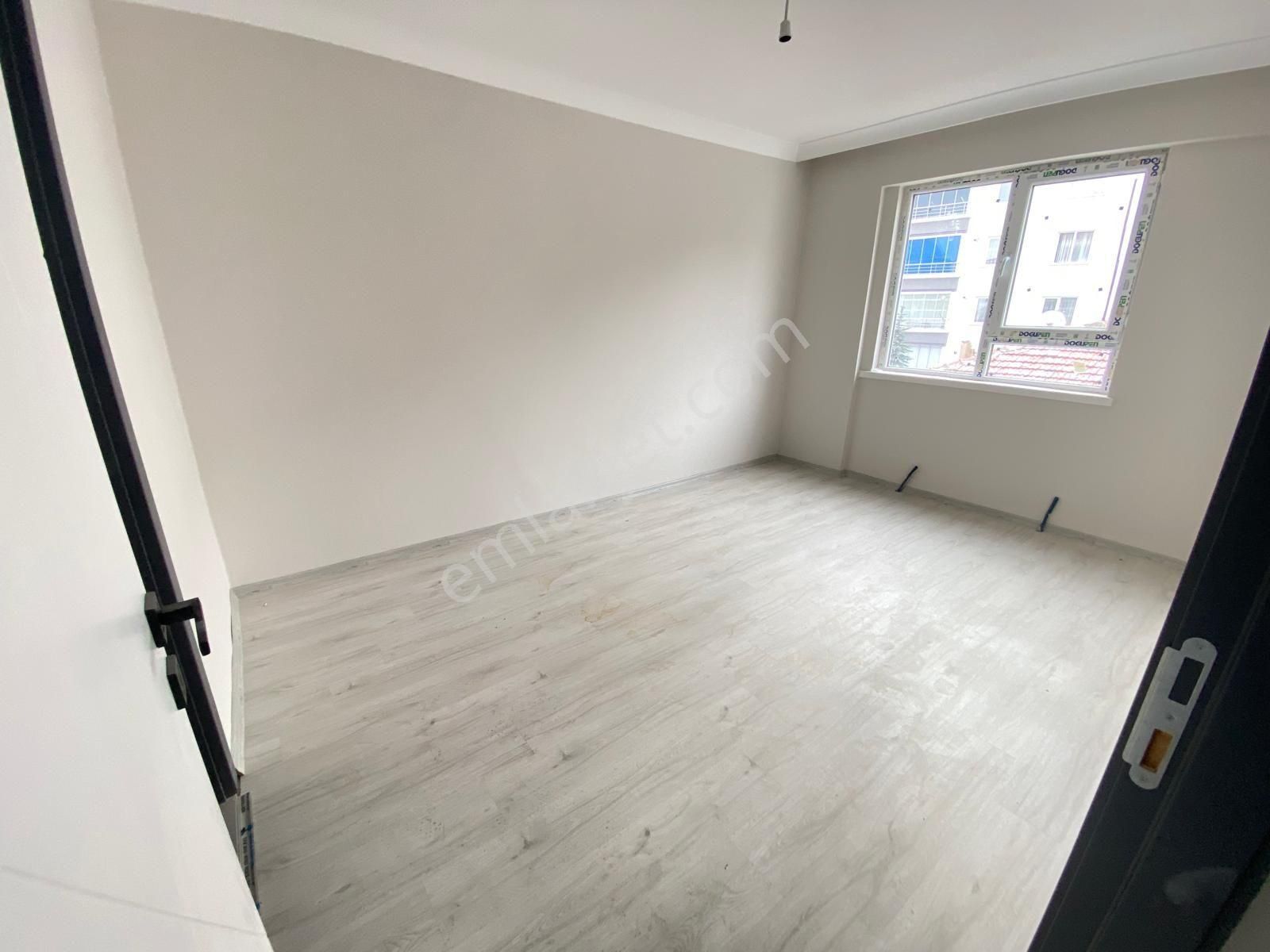 Beşikkaya Sıfır Orta Kat 3+1 120m2 Ç.banyolu Köşe Daire Teras Balkon - Görsel 17