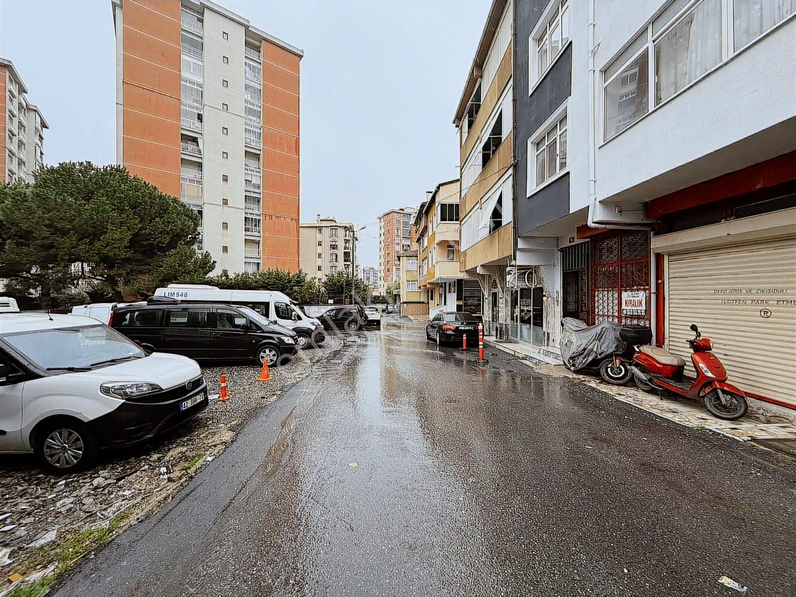Küçükbakkalköy Mah.ana Caddeya 3.cü Dükkan 50 M2 - Görsel 7