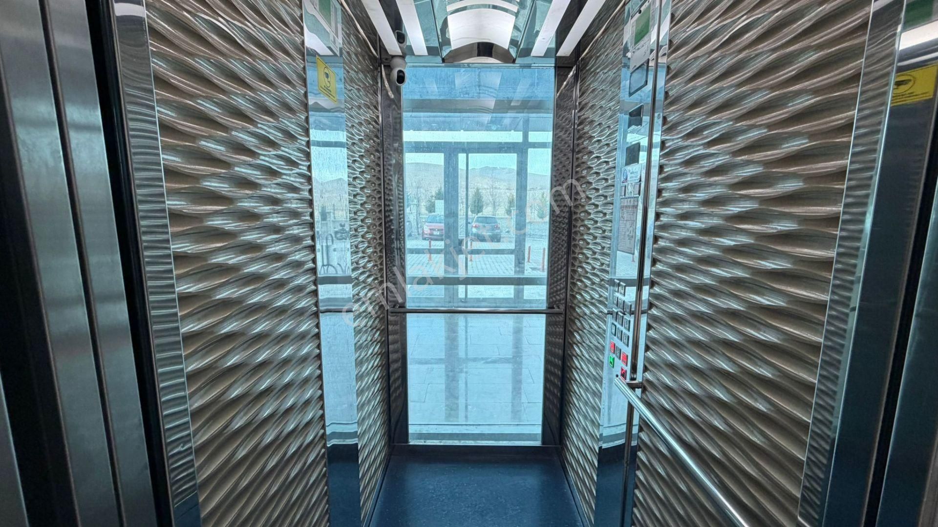 Anıl Emlak Gayirmenkul'den Göztepe Konutlarında 3+1 Satılık Daire - Görsel 2