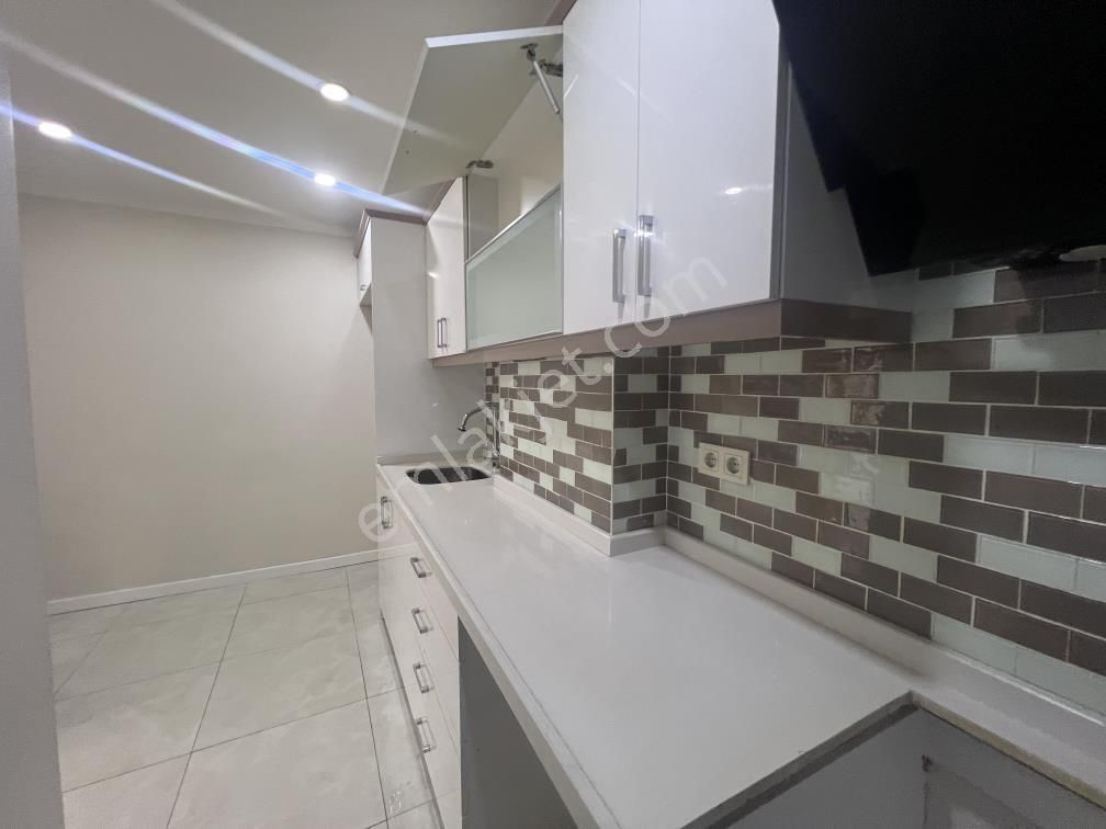 Bayrampaşa Cevatpaşa 100.yıl Cd.kiralık Çatı Dübleks - Görsel 4