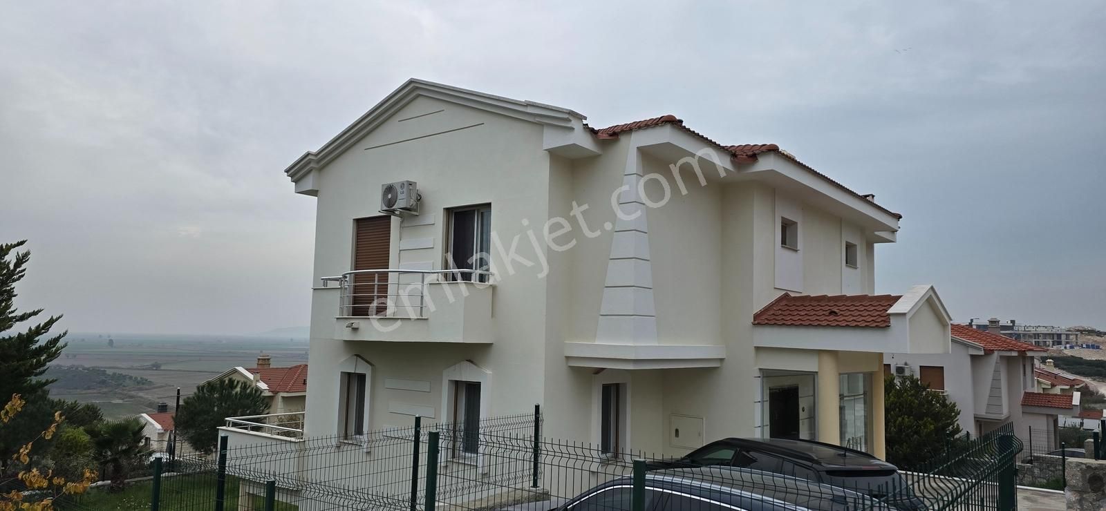 Villakent'te 1000 M² Bahçe İçerisinde Müstakil Lüks Mesken