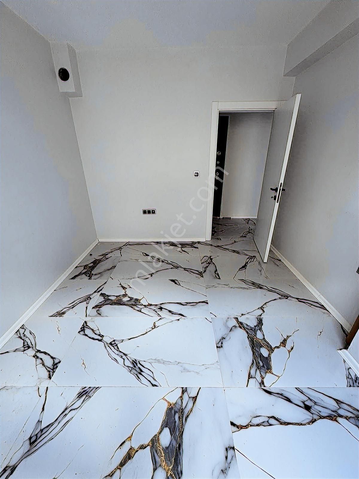 Esentepe Mah. Yeşil Cami Yanı Ebeveyn Banyolu Satılık 2+1 Daire - Görsel 23