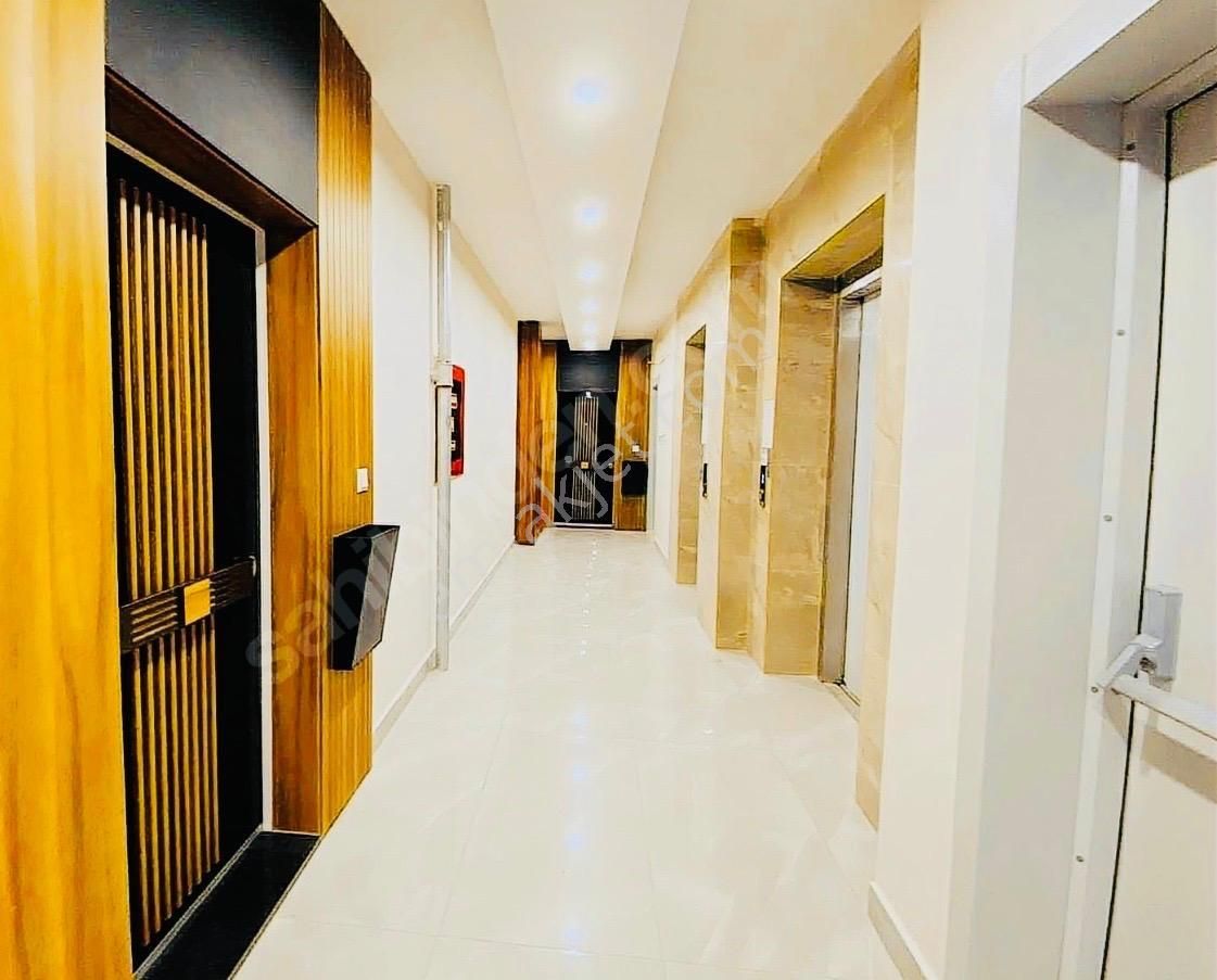 Çankayada Site İçerisinde Ebeveyn Banyolu 2+1 Kiralık Daire - Görsel 14