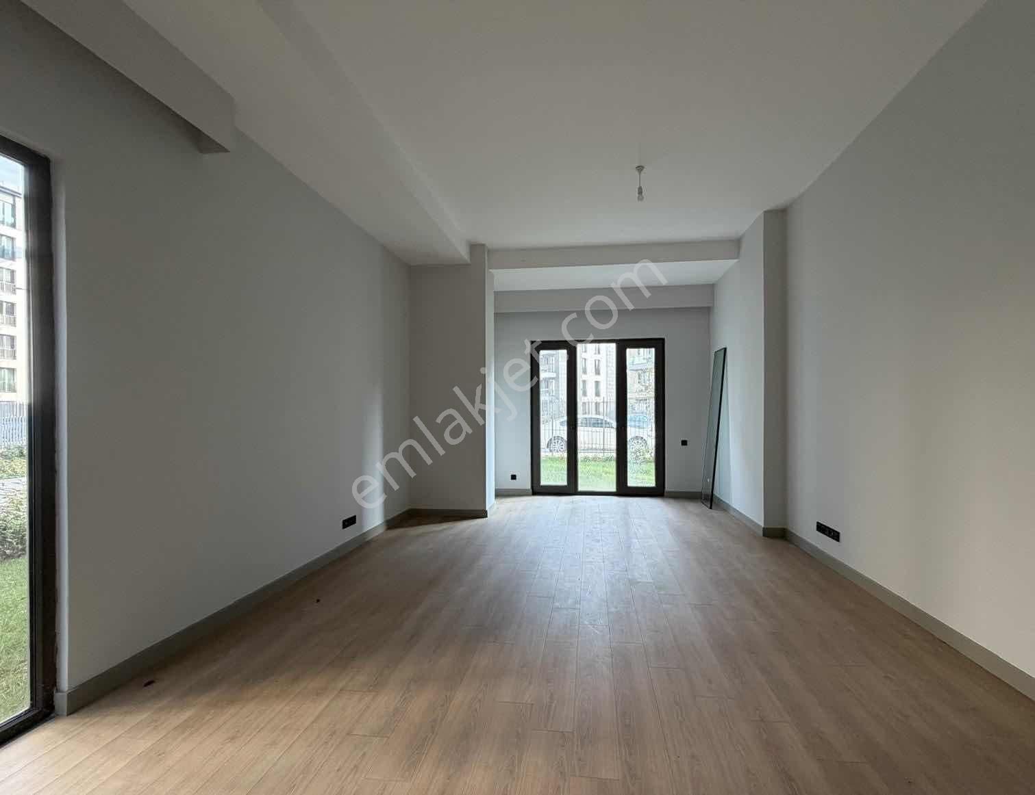 Çınarköy /yüksek Tavan /büyük M2 /geniş Bahçe /devirli Satılık - Görsel 13