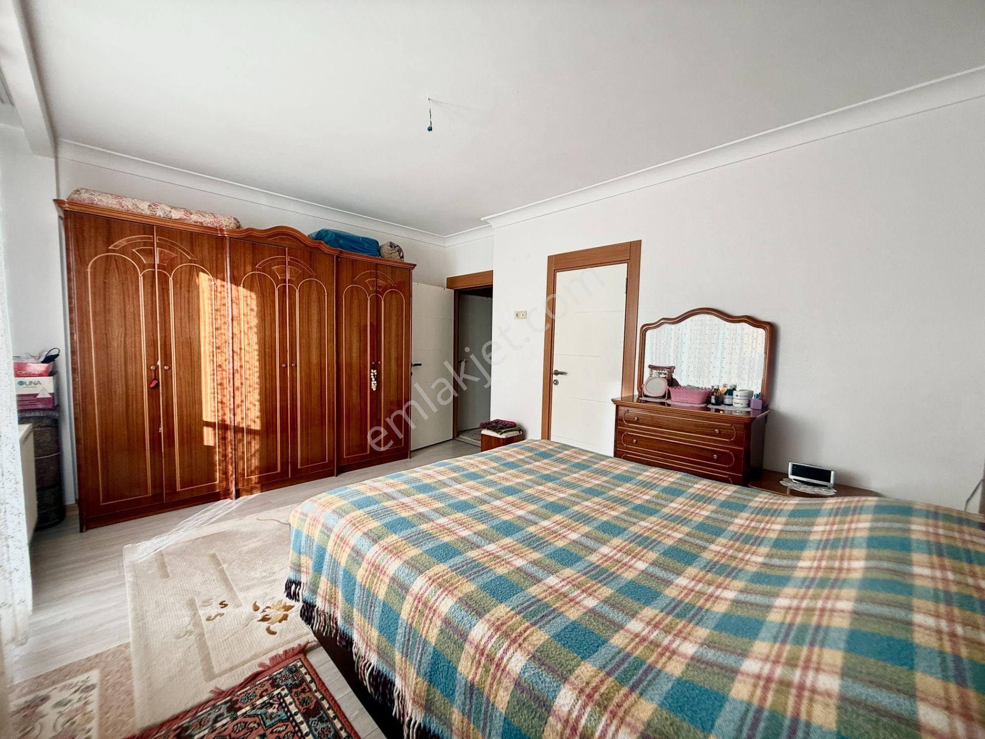 Pursaklar Mehmet Zengin Emlak'tan Merkezde Ultra Lüks Site İçersinde Teras Balkonlu 7.kat 4+1 Daire - Görsel 13