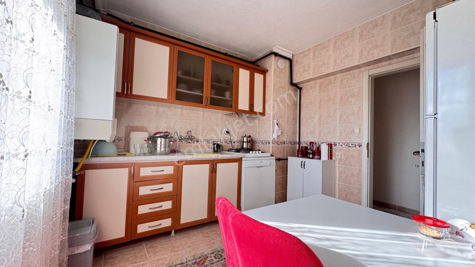 Pursaklar Mehmet Zengin Emlak'tan Y.emre Mah.de Hesaplı Fiyata , Asansörlü, Masrafsız, 4.kat 3+1 - Görsel 12