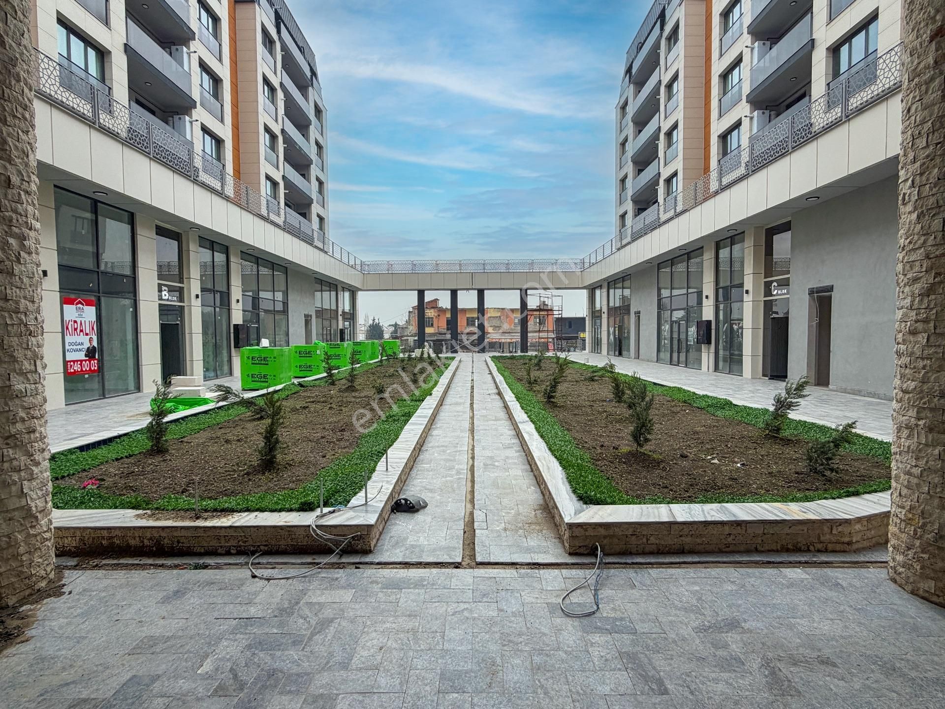Ayyıldız Konutları'nda Kiralık Köşe Cephe Dükkan - Görsel 8