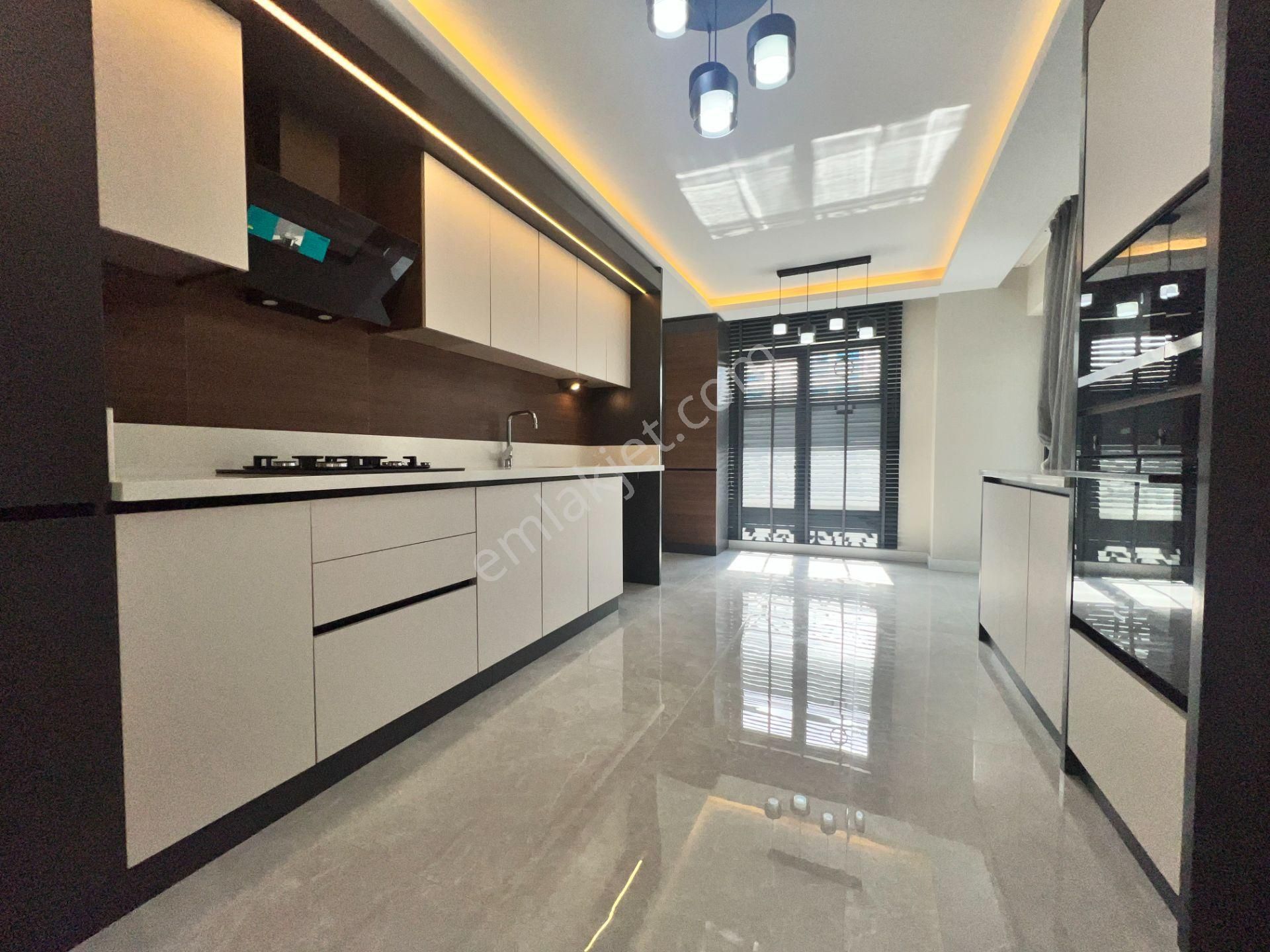 Pursaklar Ufuk Kılıç Emlak'tan Bulvar Cepheli Sıfır 4+1 Site Dairesi - Görsel 8