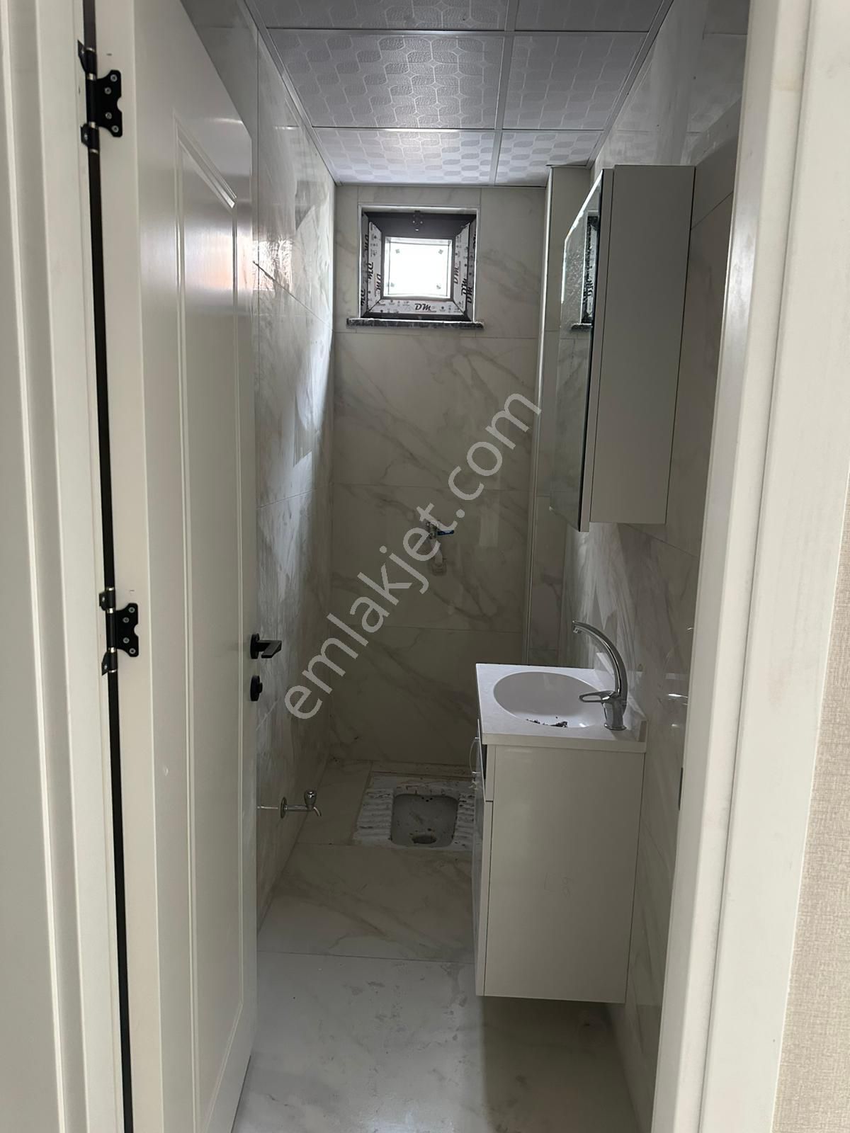 Afyon Üçok Emlaktan Ali İhsan Paşa Mah Satılık Sıfır Arakat 3+1 Daire - Görsel 11