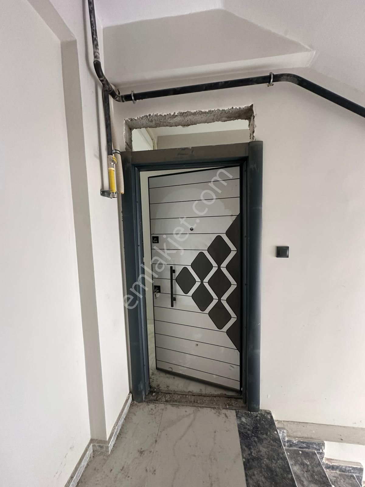 Afyon Üçok Emlaktan Ali İhsan Paşa Mah Satılık Sıfır Arakat 3+1 Daire - Görsel 3