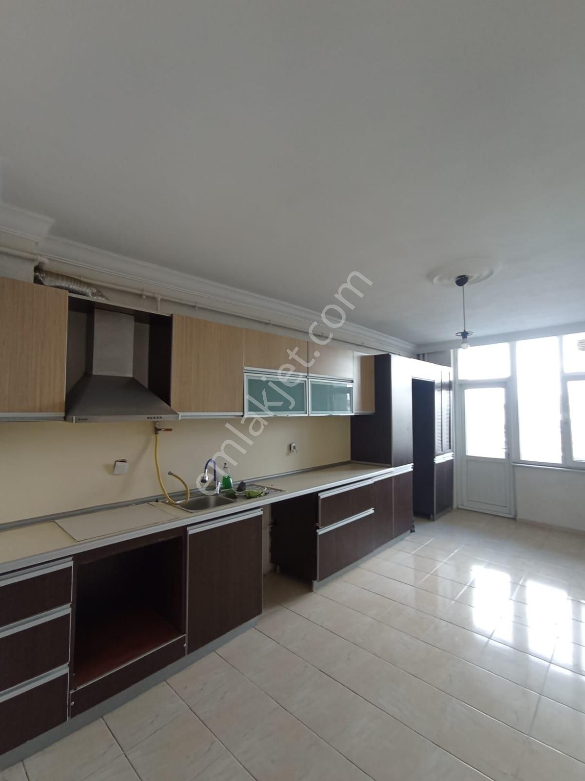 Çanakkale Biga Hamdibey Mahallesinde Kiralık 2+1 Daire - Görsel 6