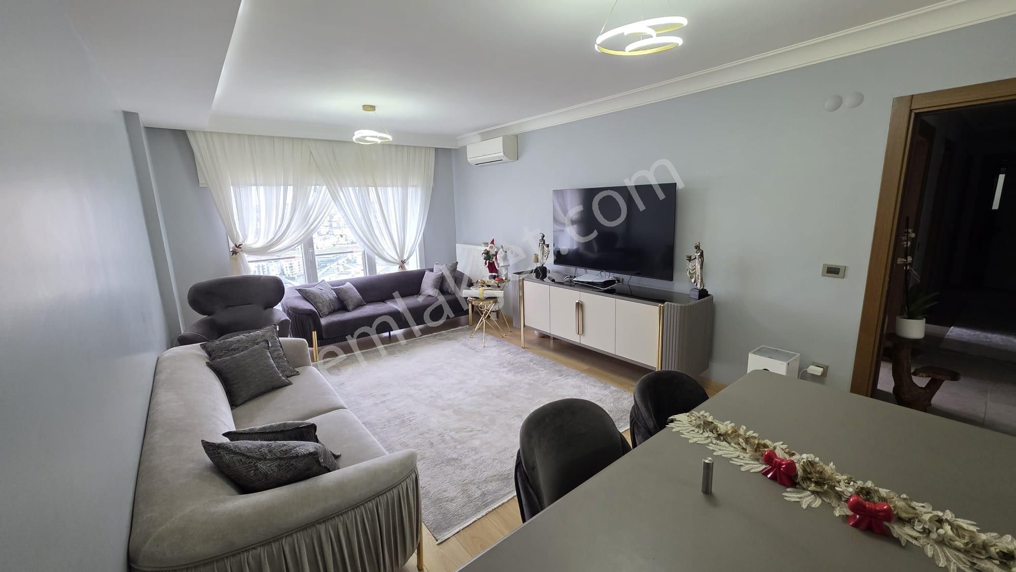 Beylikdüzü Kavaklı Huzurlu Marmara Sitesi 2+1 85m² Deniz Manzaralı Arakat - Görsel 3