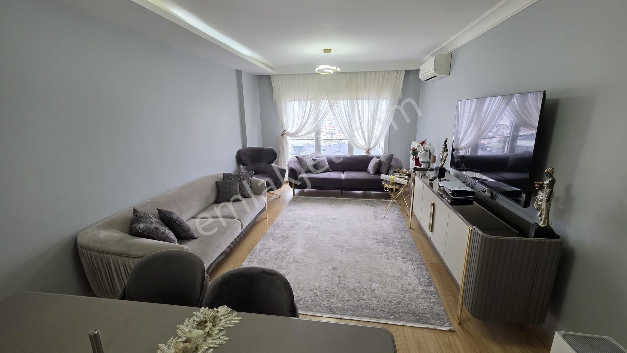 Beylikdüzü Kavaklı Huzurlu Marmara Sitesi 2+1 85m² Deniz Manzaralı Arakat