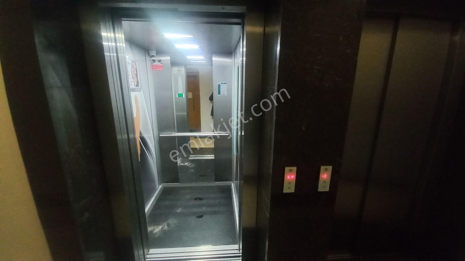 Beylikdüzü Kavaklı Huzurlu Marmara Sitesi 2+1 85m² Deniz Manzaralı Arakat - Görsel 24