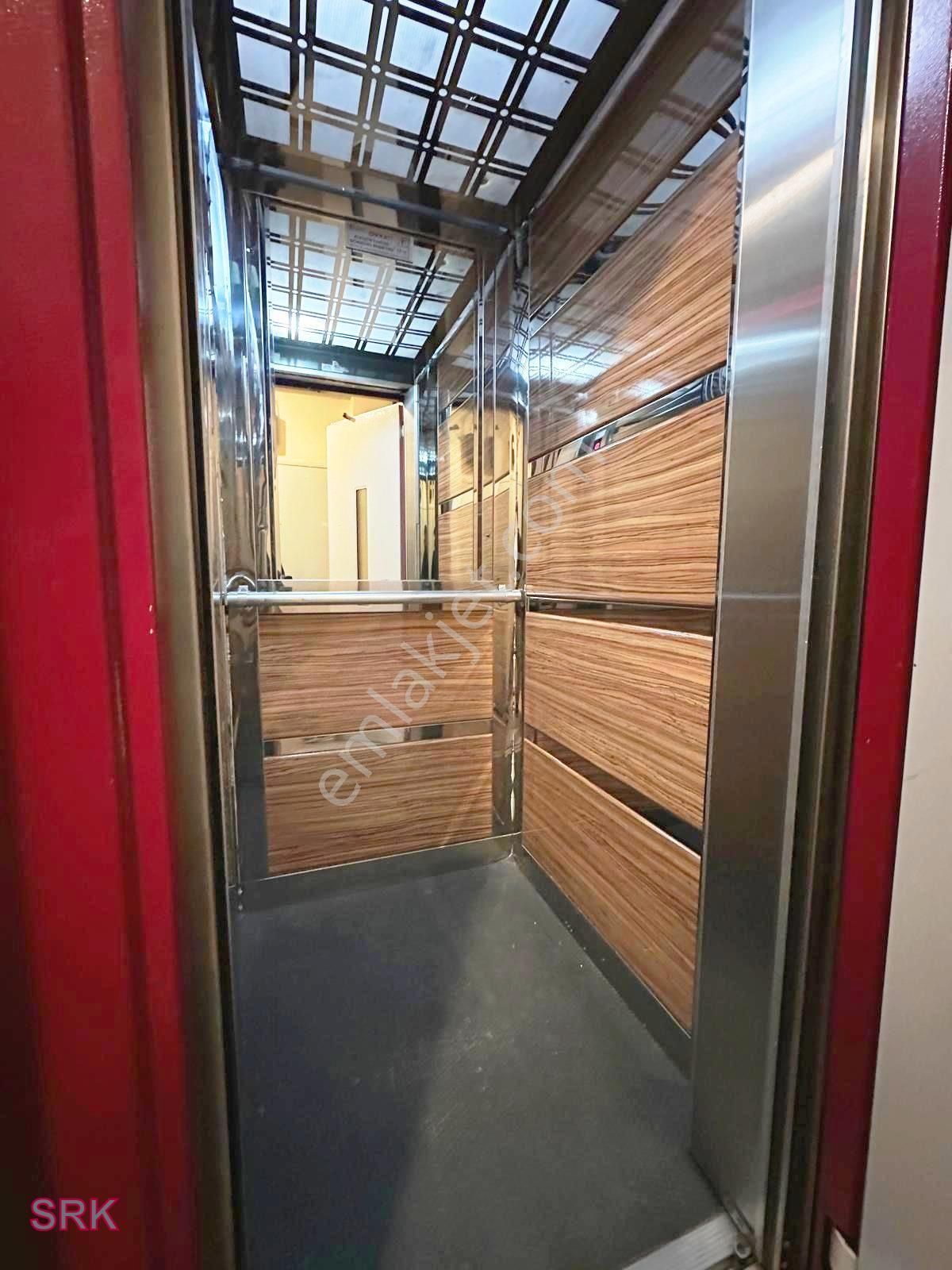 Serkan Gayrimenkulden Bahçelievler Yenibosnada 1 Kat 10 Yıllık Bina - Görsel 8