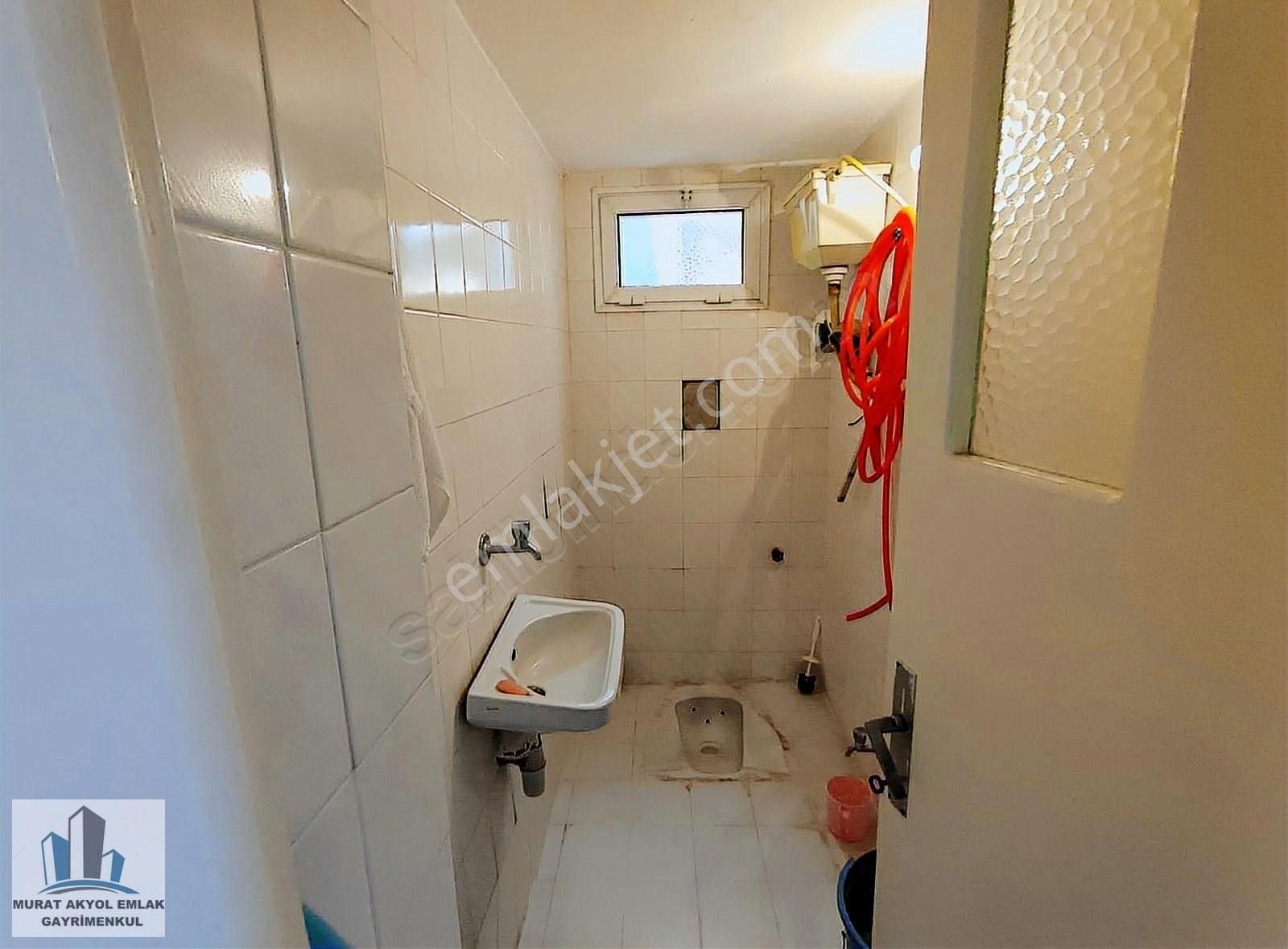 Onur Mahallesi'nde Metro İstasyonu Yakınında 3+1 Klasik Daire - Görsel 5