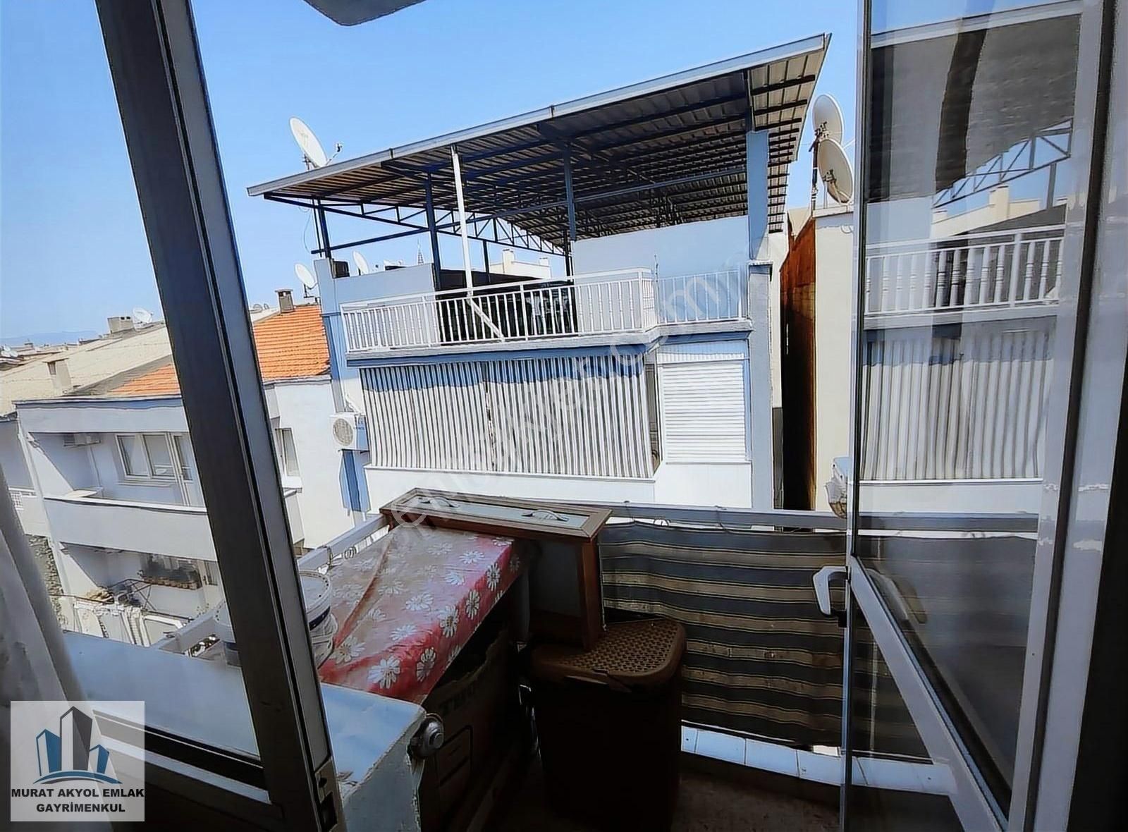 Onur Mahallesi'nde Metro İstasyonu Yakınında 3+1 Klasik Daire - Görsel 9