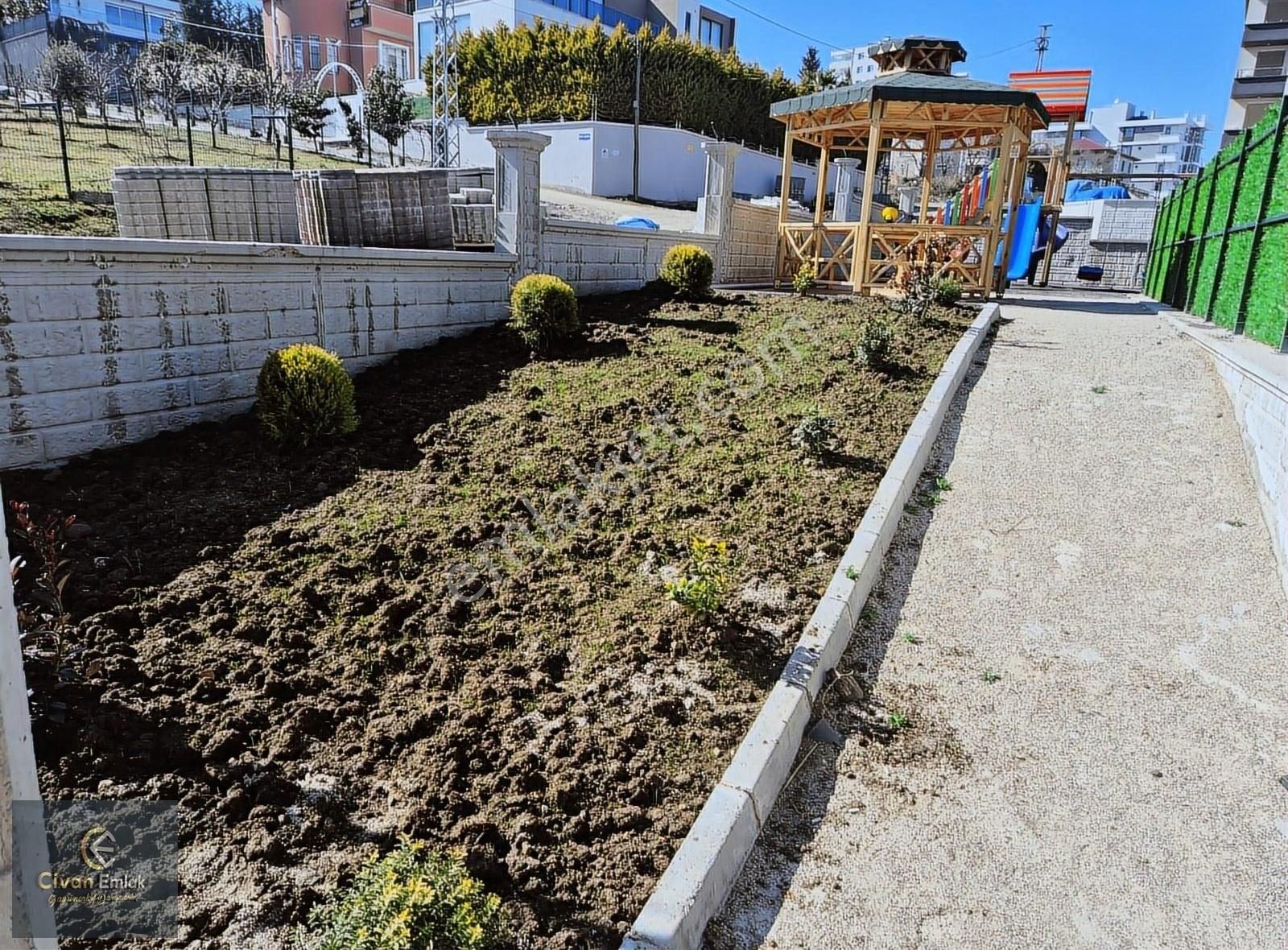 Civandan Toplukonutta Havuzlu Ful Olanaklı Sitede Satılık 1+1 - Görsel 20