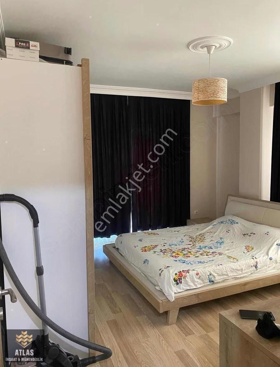 Kent Meydanına Yakın Ön Cephe 3+1 Ayrı Mutfak Çok Geniş Daire - Görsel 26