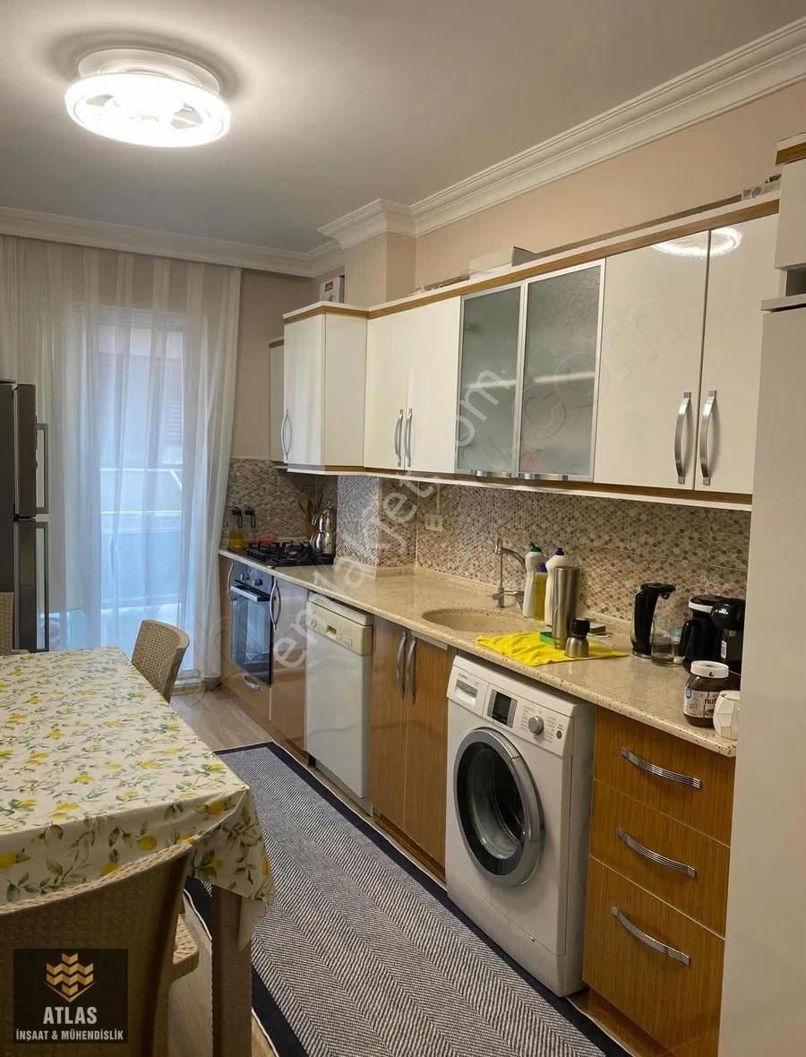 Kent Meydanına Yakın Ön Cephe 3+1 Ayrı Mutfak Çok Geniş Daire - Görsel 16