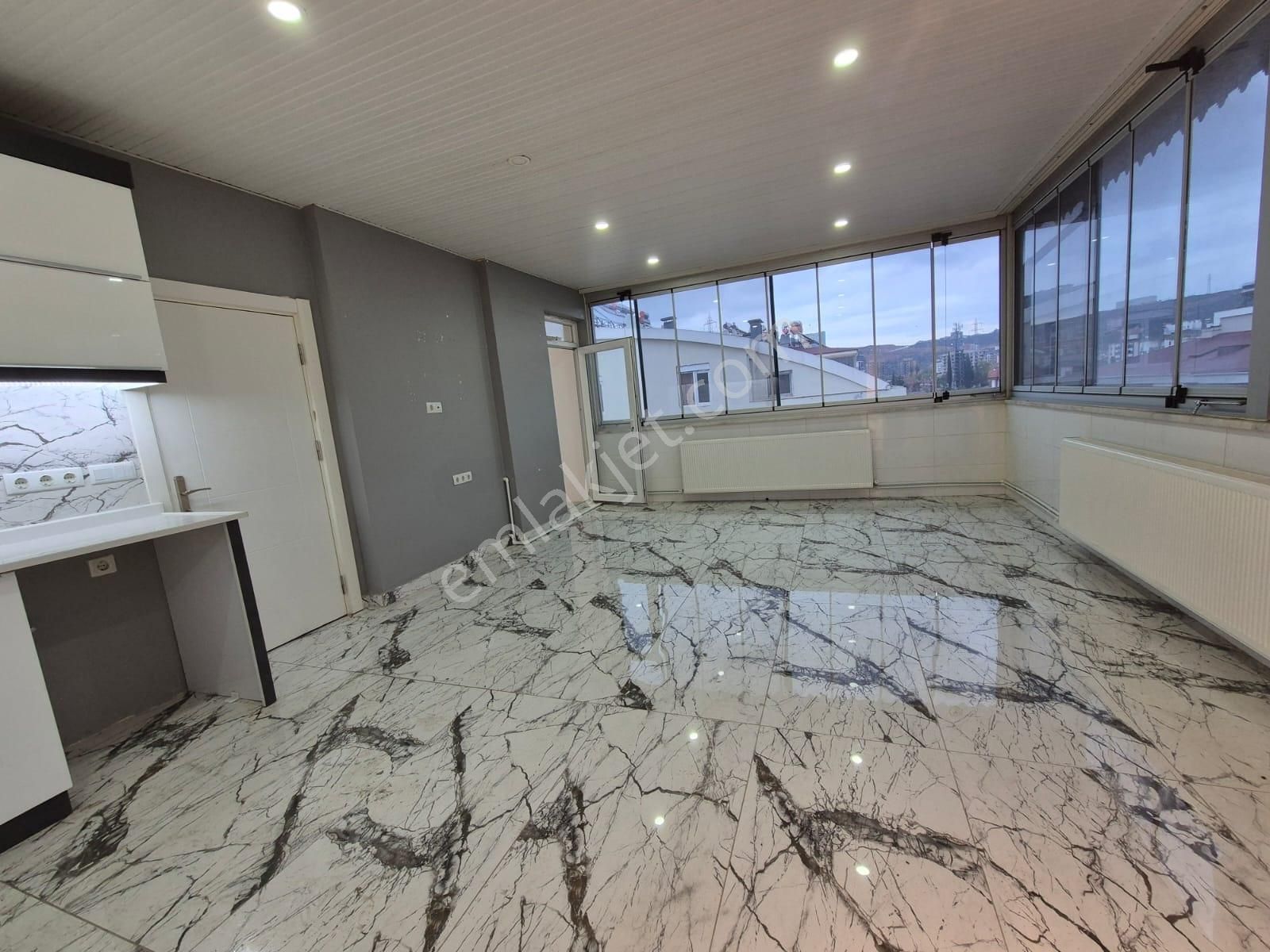 Göçerler'de Dgazlı Havuzlu Cam Balkon Site İçi 5+1 Dubleks Daire - Görsel 25