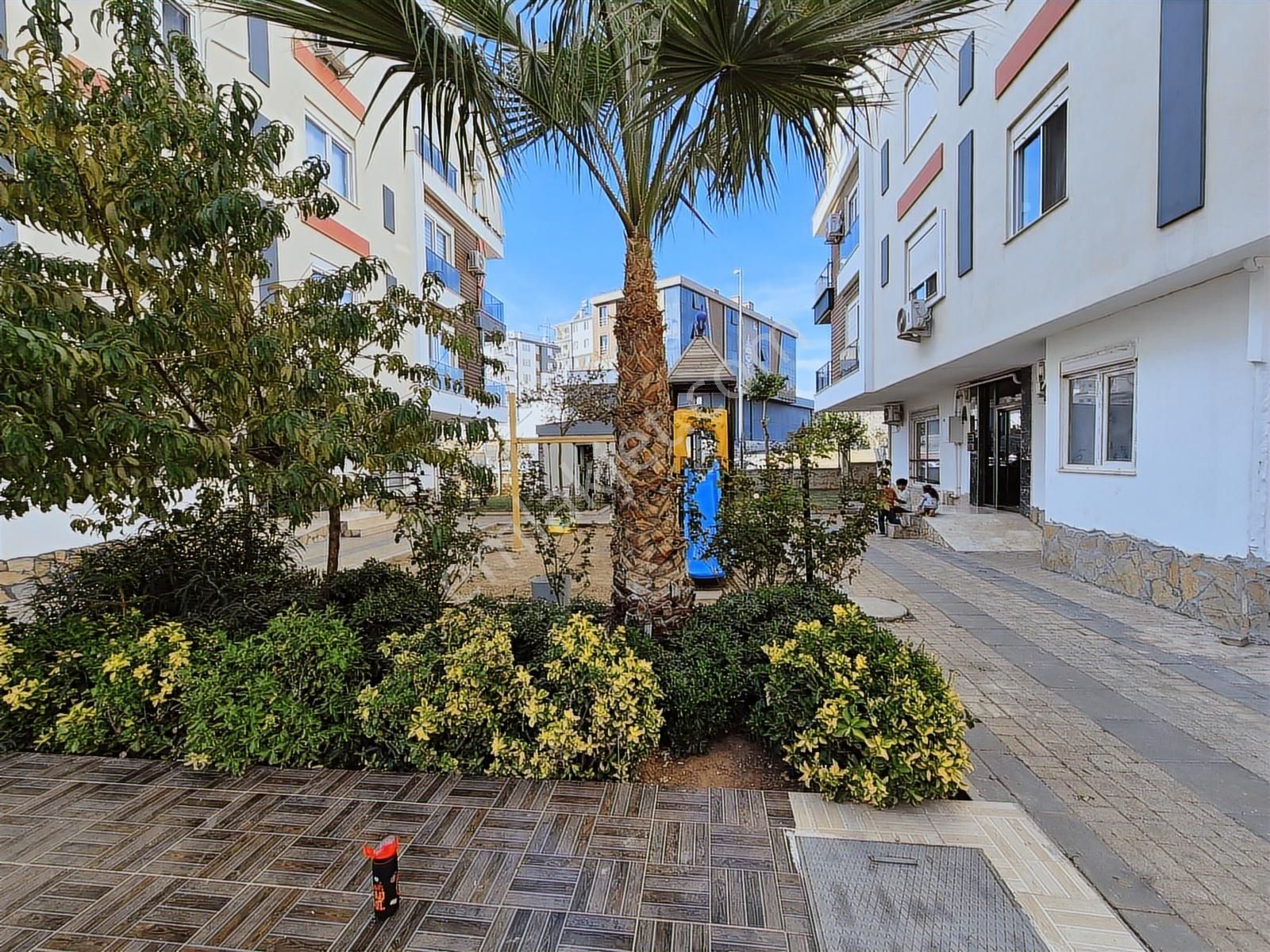 Göçerler'de Dgazlı Havuzlu Cam Balkon Site İçi 5+1 Dubleks Daire - Görsel 18