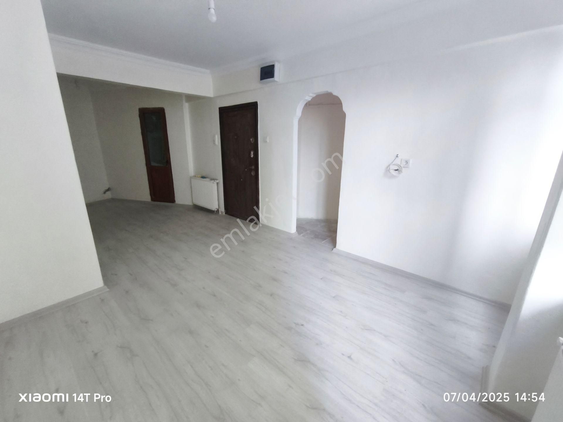 Fatih Ayvansaray Mh 1+1 / 65m2 / Düz Giriş / Bakımlı / Metrobüse 10 Dk, Memura - Görsel 5