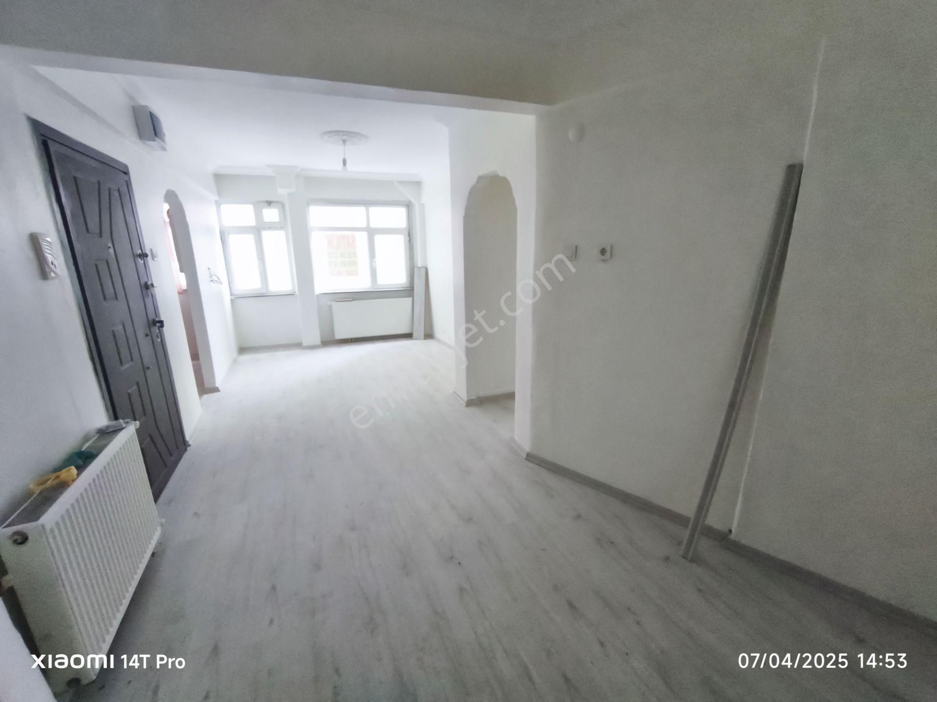 Fatih Ayvansaray Mh 1+1 / 65m2 / Düz Giriş / Bakımlı / Metrobüse 10 Dk, Memura - Görsel 2