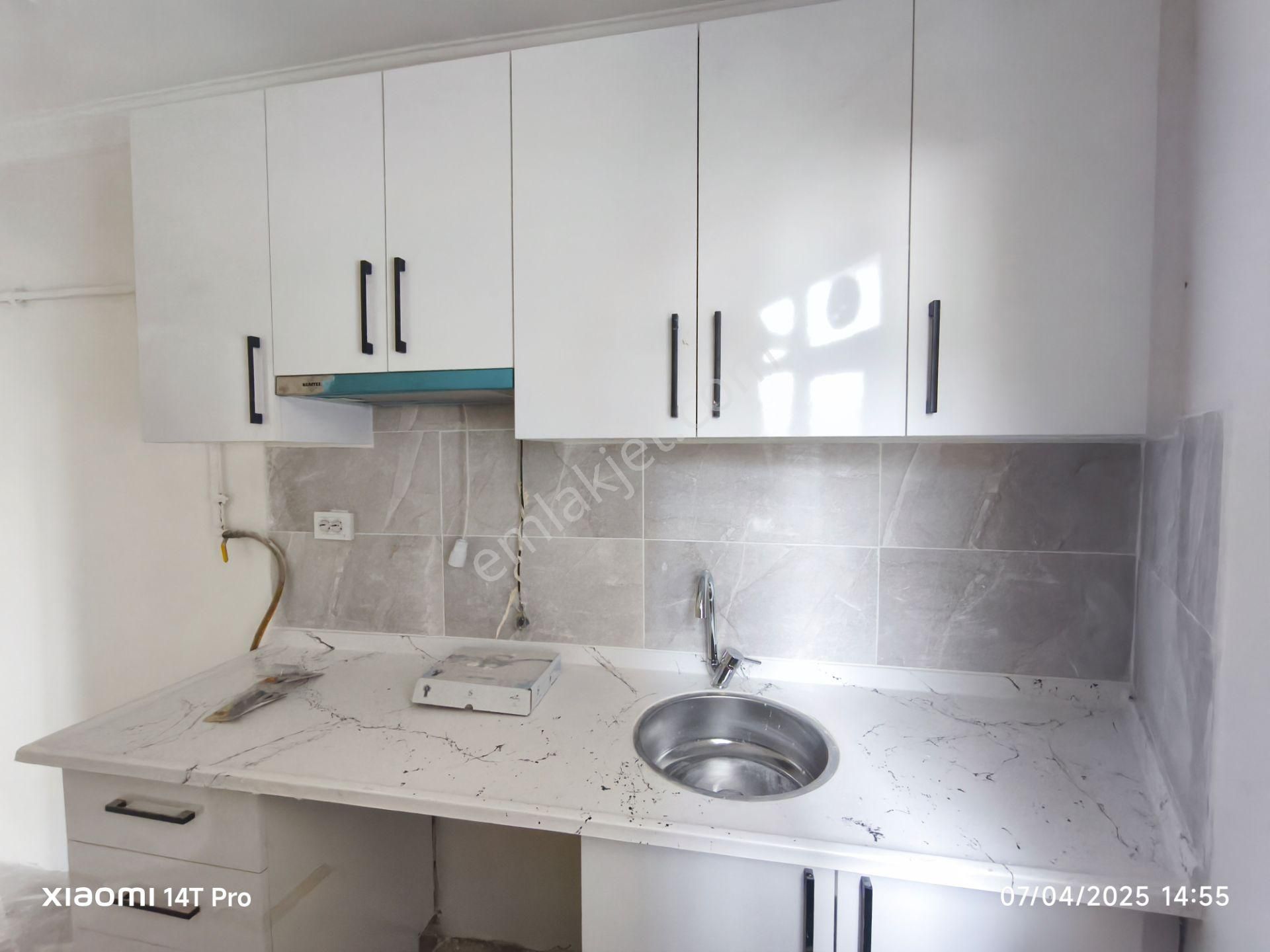 Fatih Ayvansaray Mh 1+1 / 65m2 / Düz Giriş / Bakımlı / Metrobüse 10 Dk, Memura - Görsel 14