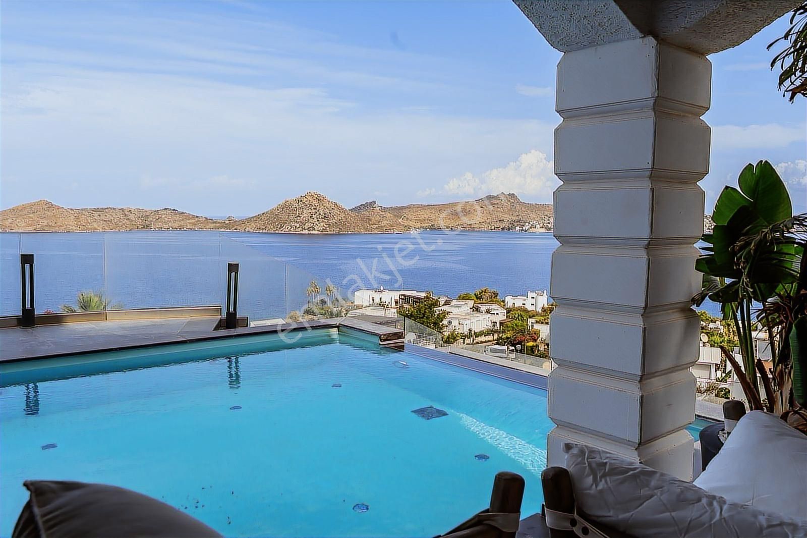 Yalıkavak'ta Marina Manzaralı, Modern Tasarımlı Villa | Tekce