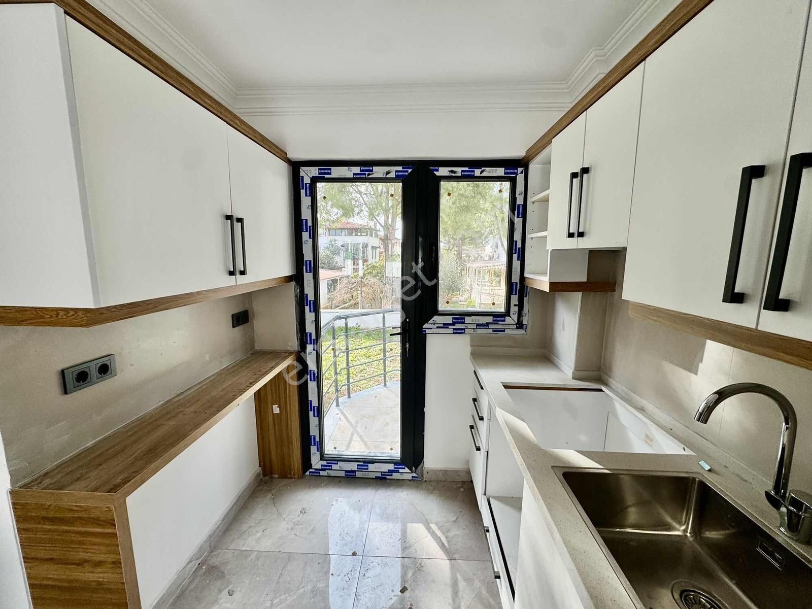 Akbükte Sıfır Geniş Bahçeli Kelepir 2+1 İkiz Villa - Görsel 13