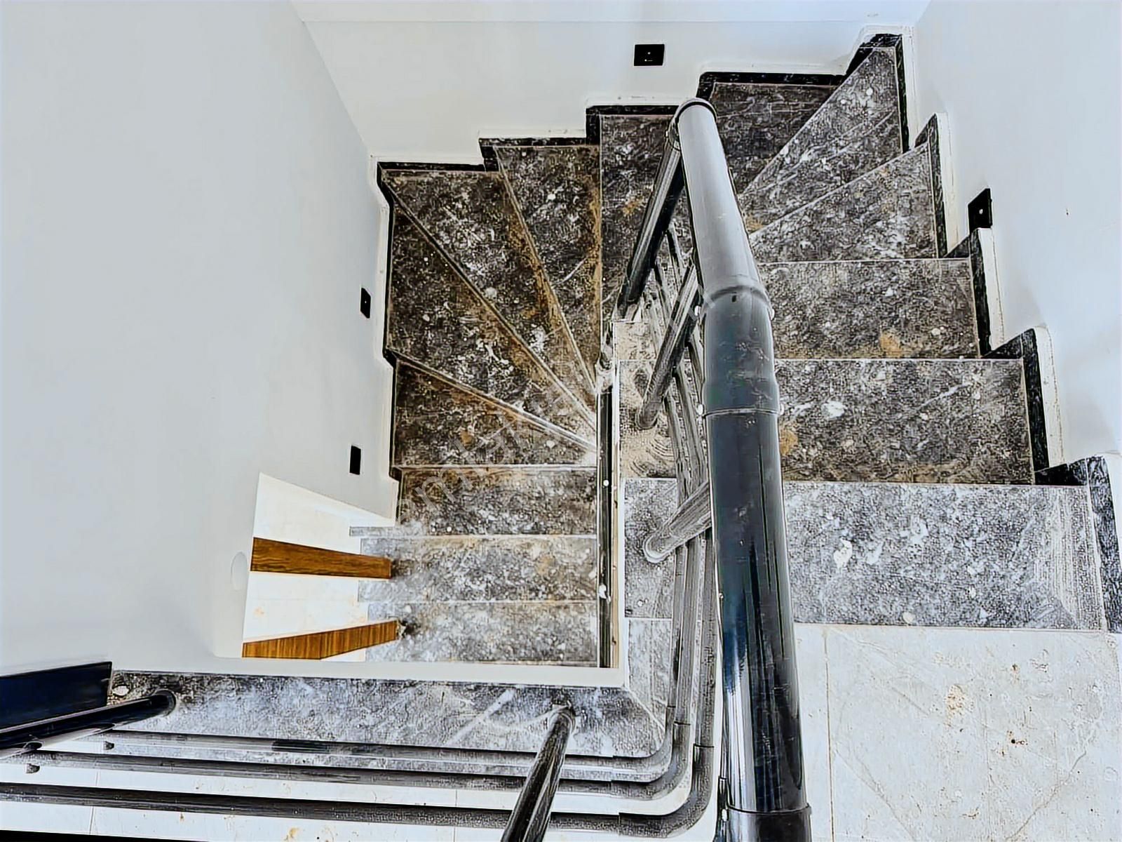 Akbükte Sıfır Geniş Bahçeli Kelepir 2+1 İkiz Villa - Görsel 31